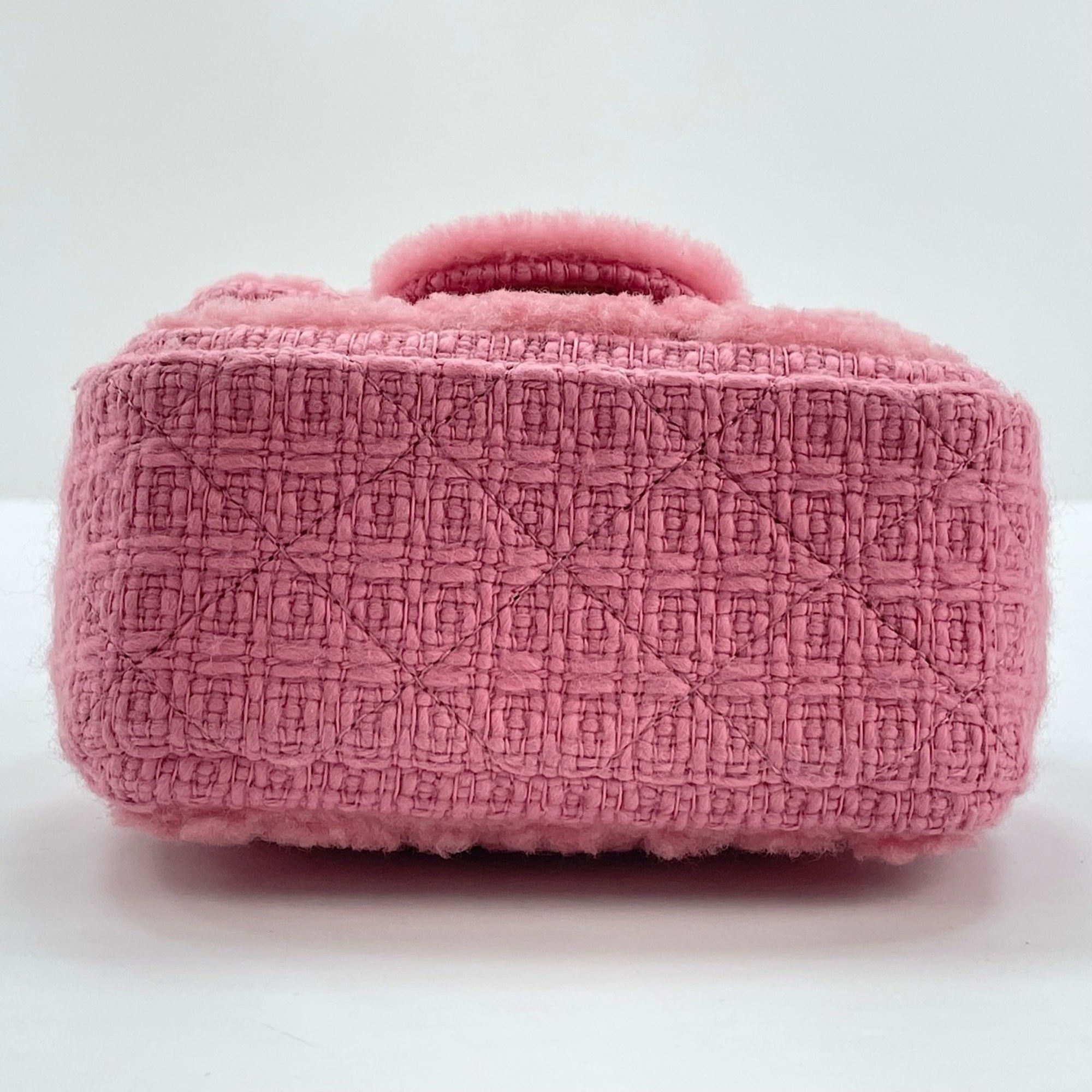 Chanel Pink Shoulder Bag (Pre-Owned)