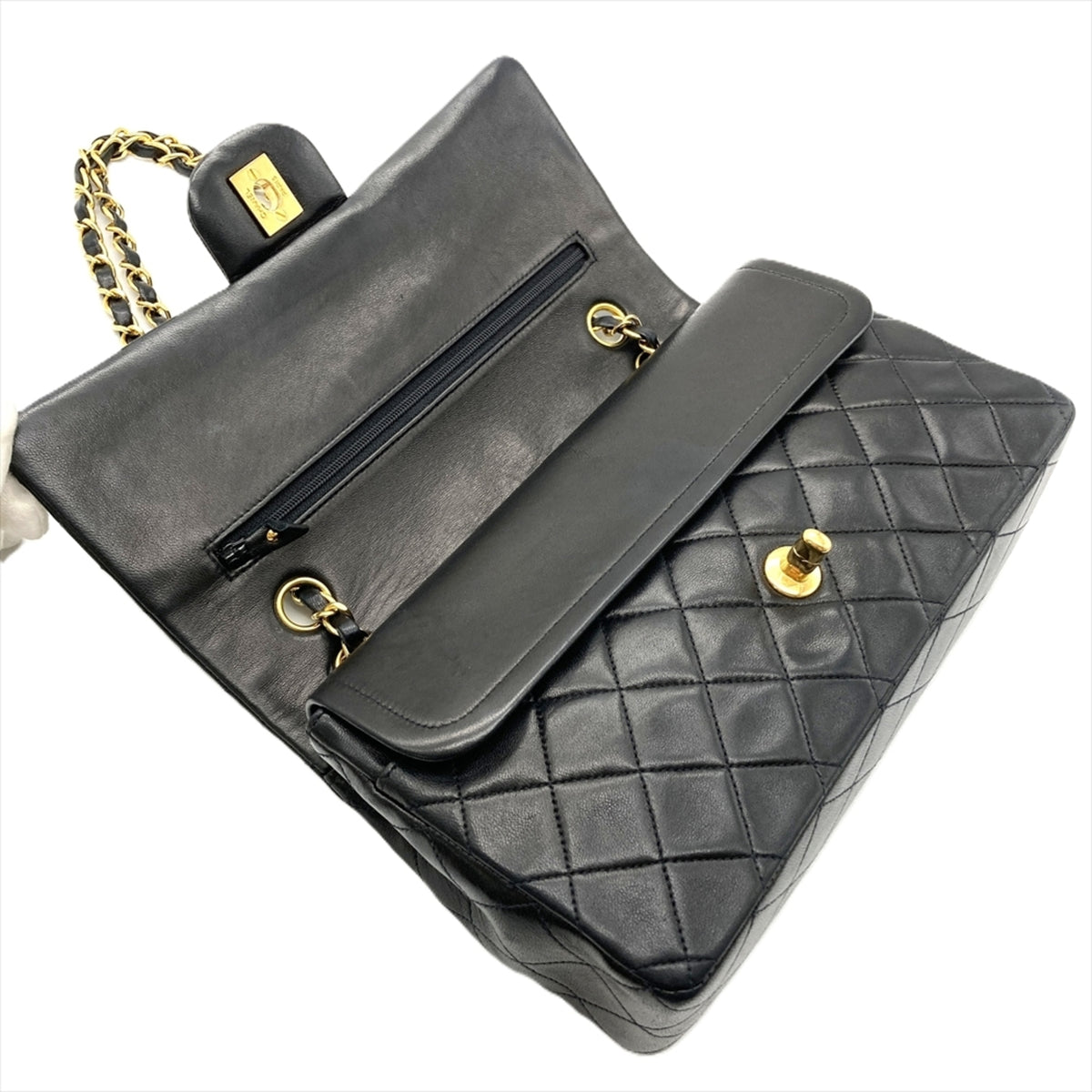 Chanel Black Handbag (Pre-Owned)