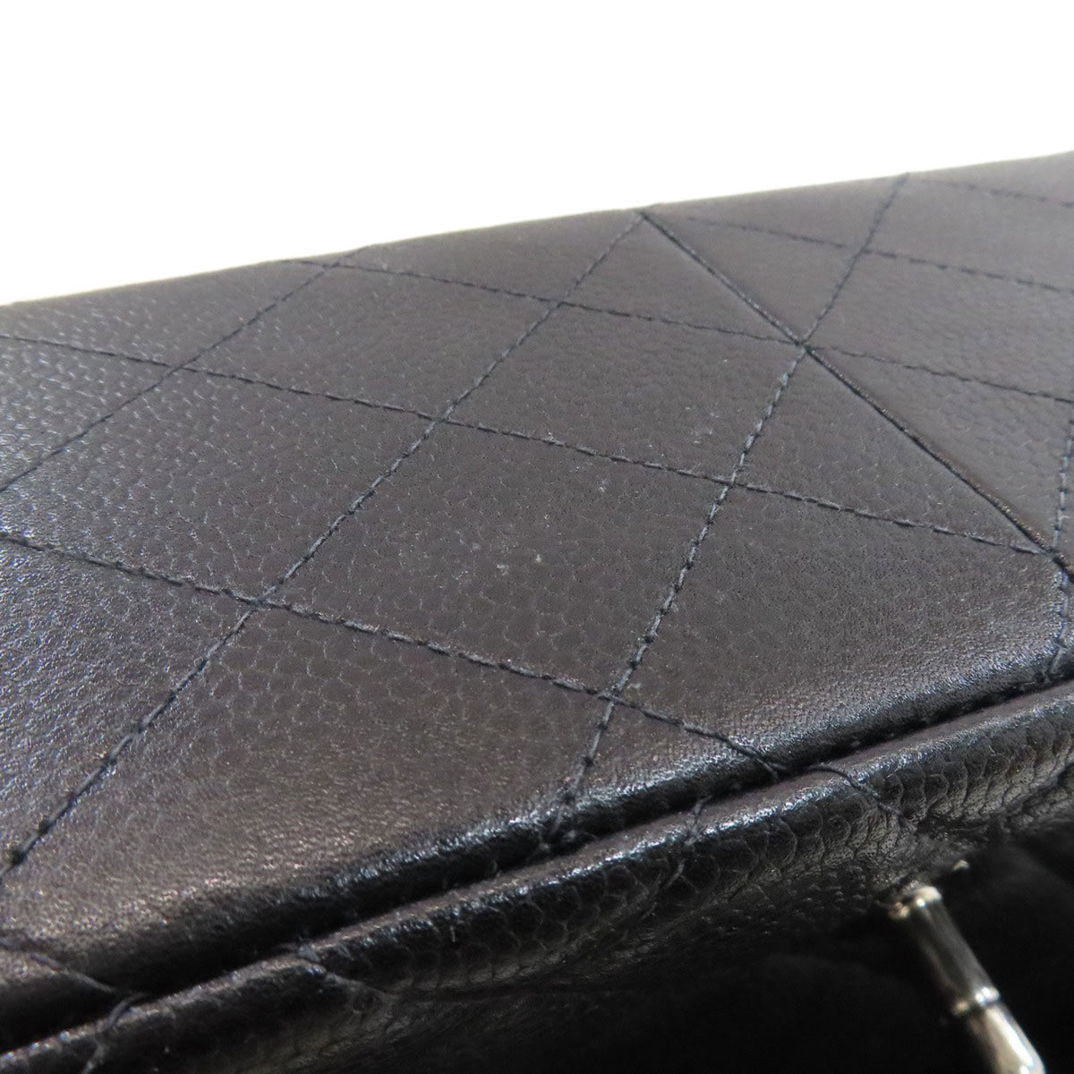 Chanel Black Leather Handbag (Pre-Owned)