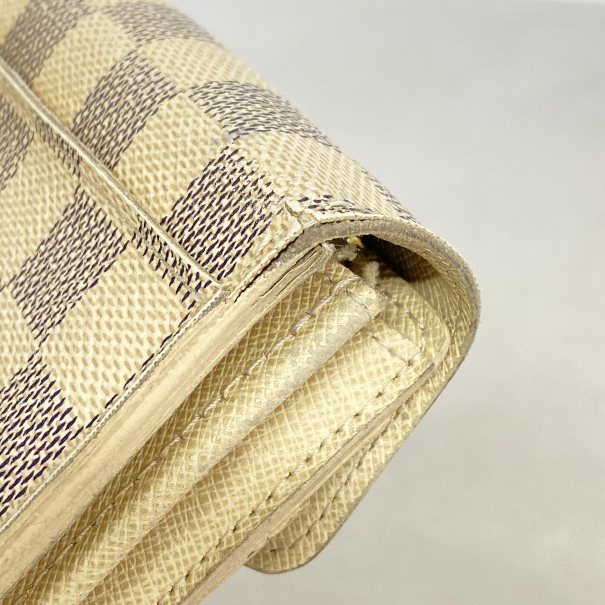 Louis Vuitton White Long Wallet (Bi-Fold) (Pre-Owned)