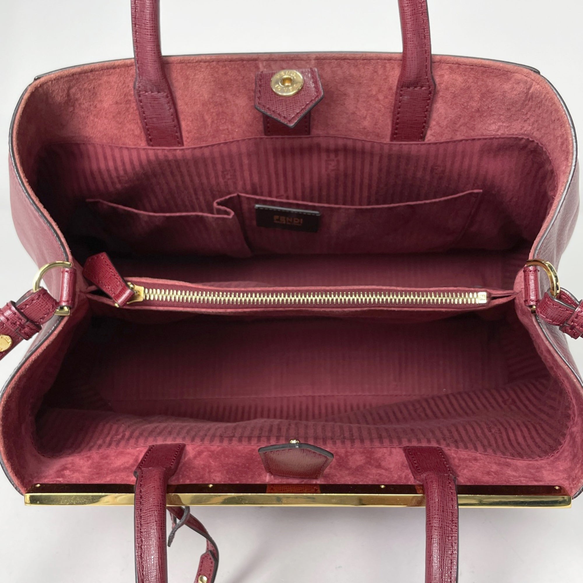 Fendi Red Color Leather Handbag (Pre-Owned)