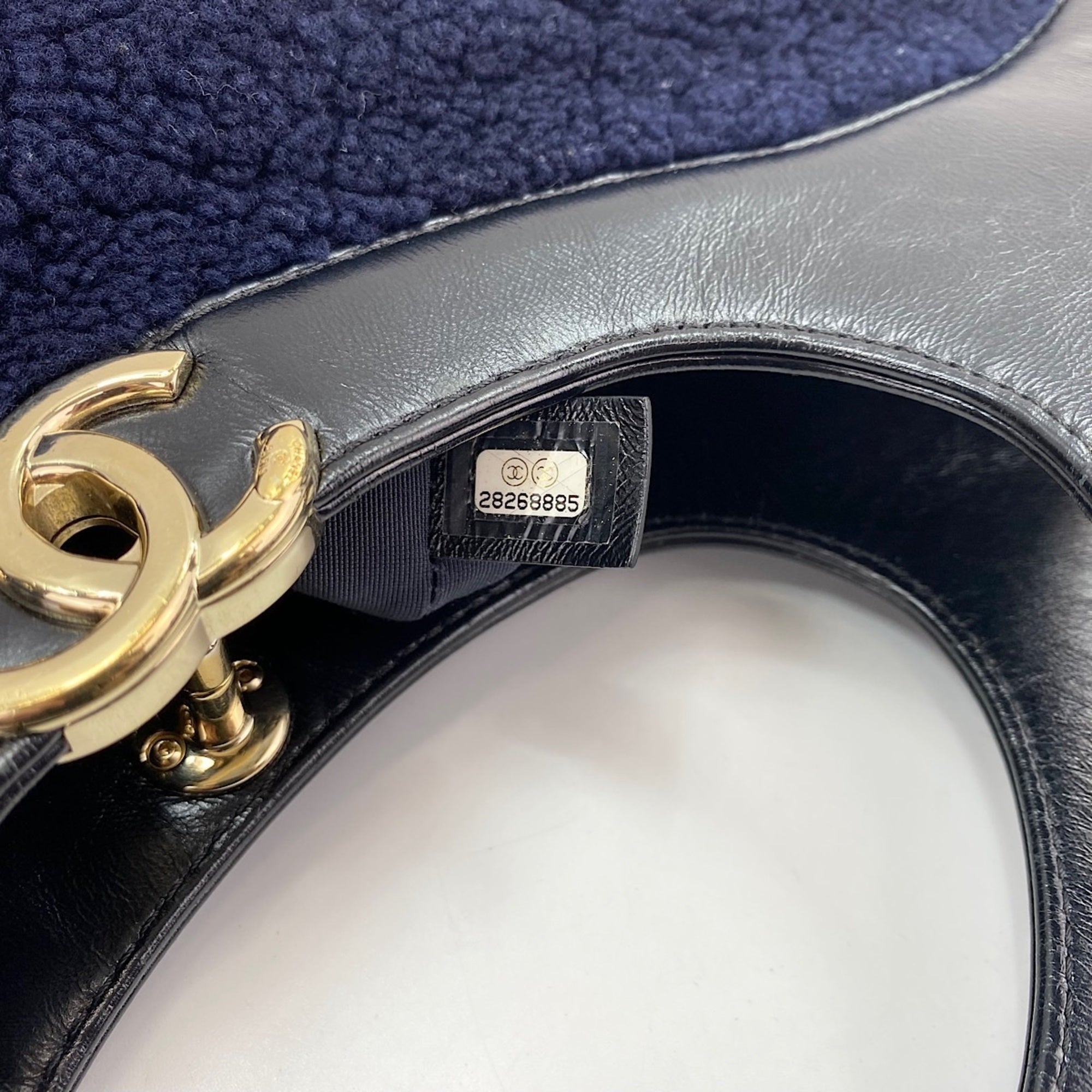 Chanel Navy Shoulder Bag (Pre-Owned)