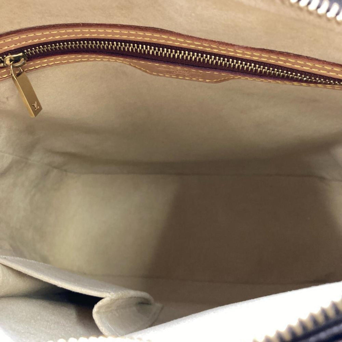 Louis Vuitton Brown Monogram Canvas Shoulder Bag (Pre-Owned)