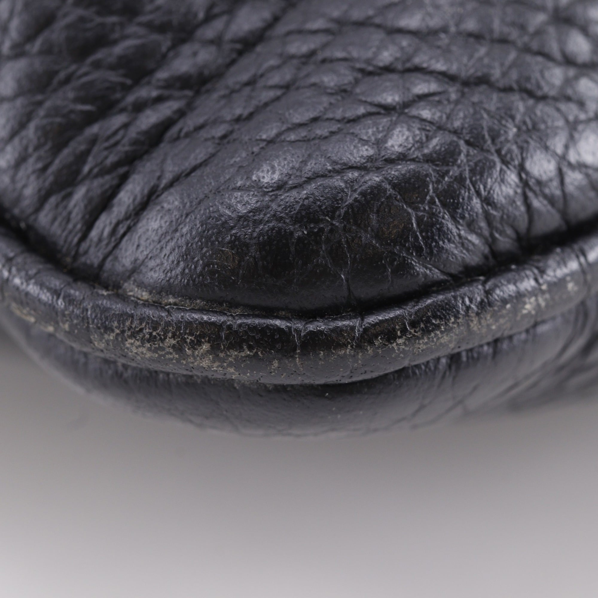 Loewe Black Leather Shoulder Bag (Pre-Owned)