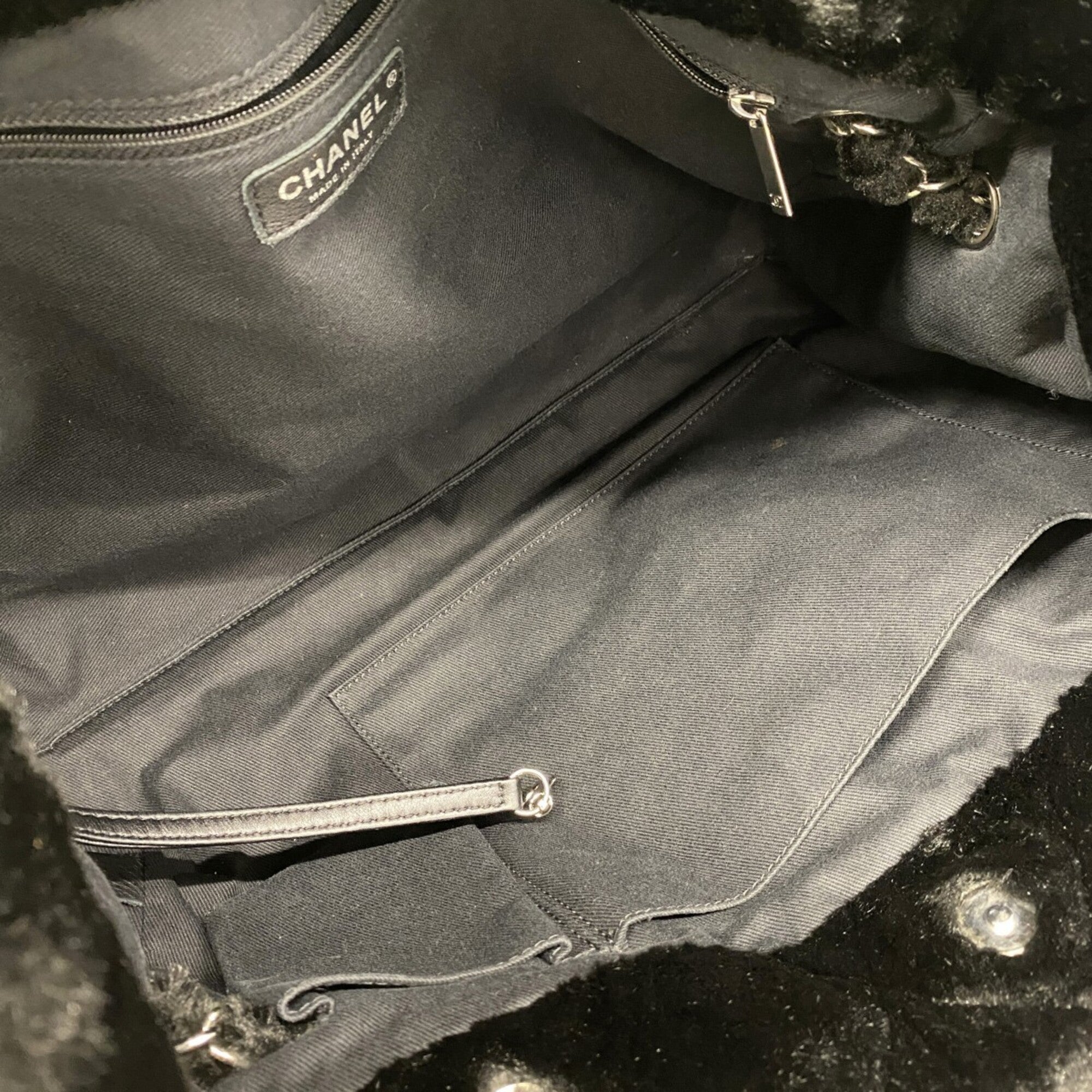 Chanel Black Fur Tote Bag (Pre-Owned)