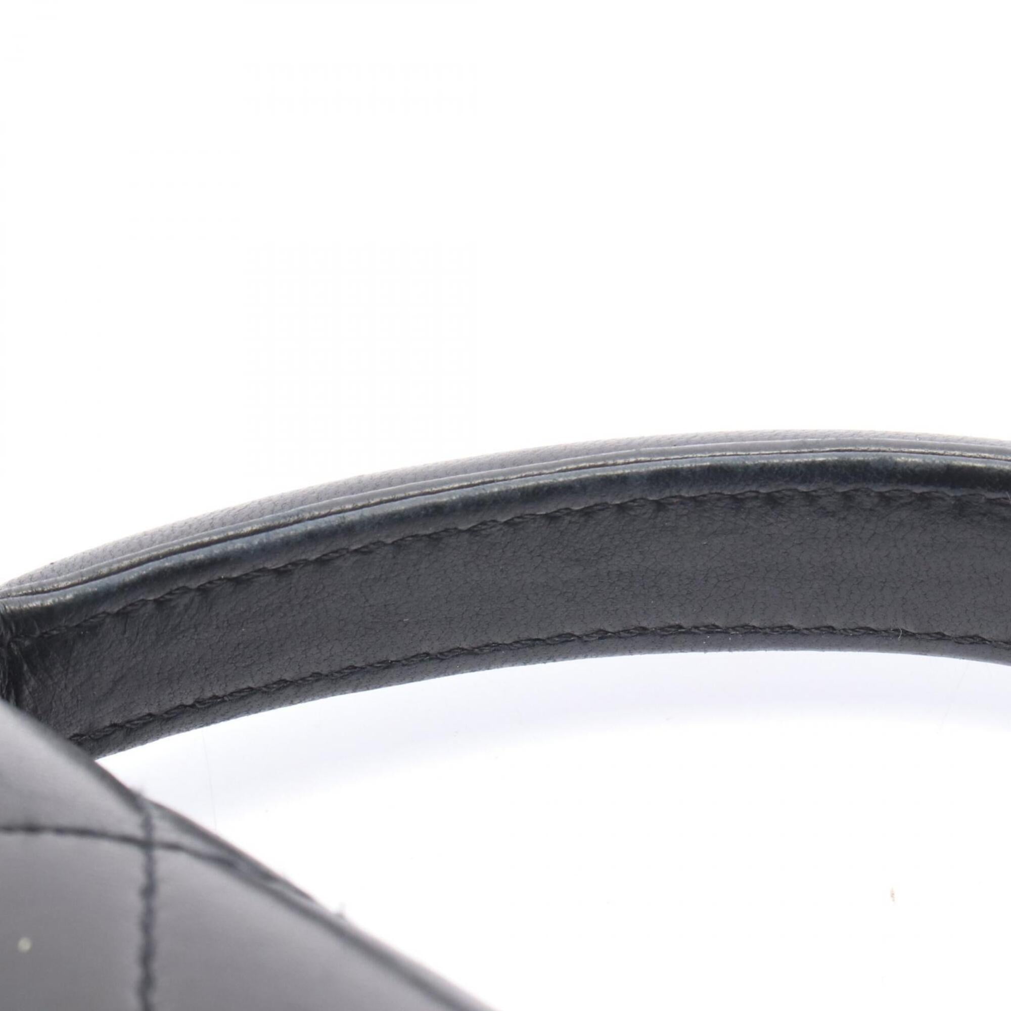 Chanel Black Leather Handbag (Pre-Owned)