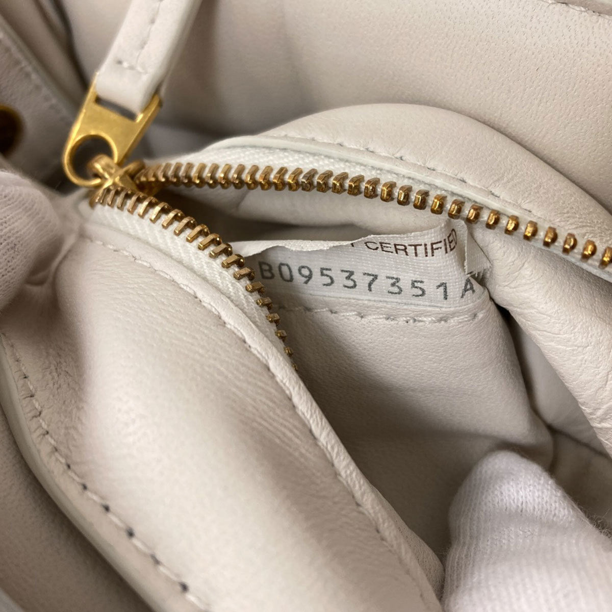 Bottega Veneta White Leather Shoulder Bag (Pre-Owned)