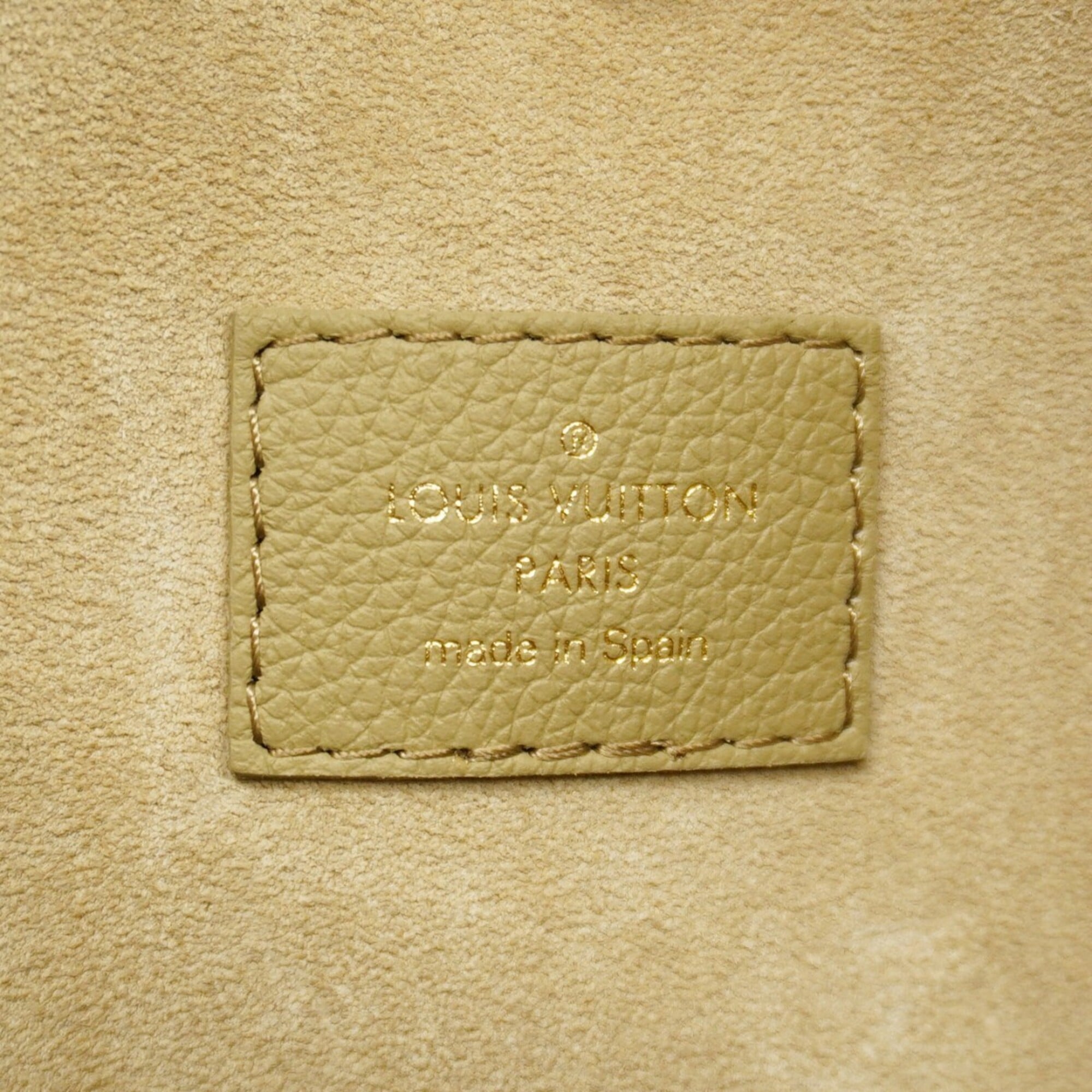 Louis Vuitton Green Shoulder Bag (Pre-Owned)