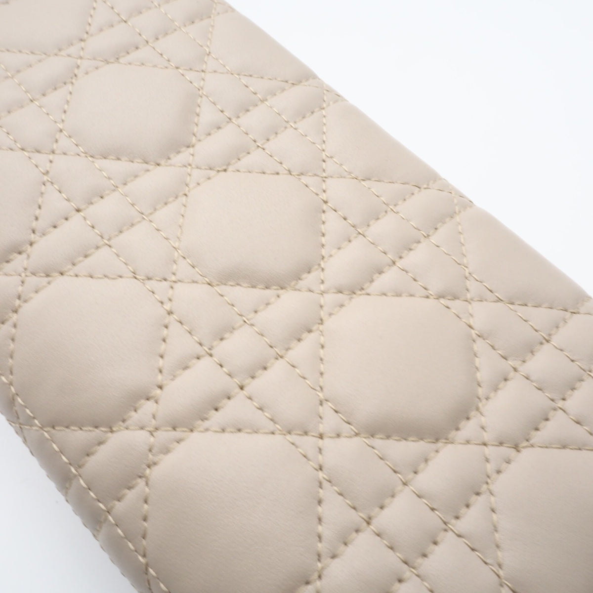 Christian Dior Beige Leather Long Wallet (Bi-Fold) (Pre-Owned)