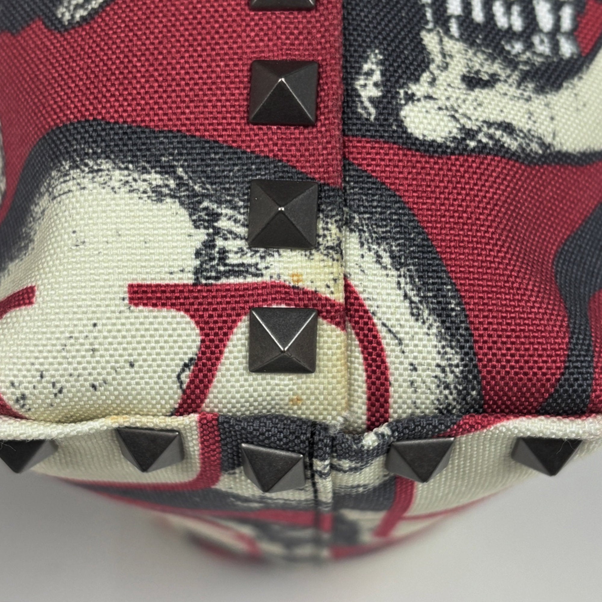 Valentino Garavani Black Ivory Red Color Canvas Leather Shoulder Bag (Pre-Owned)