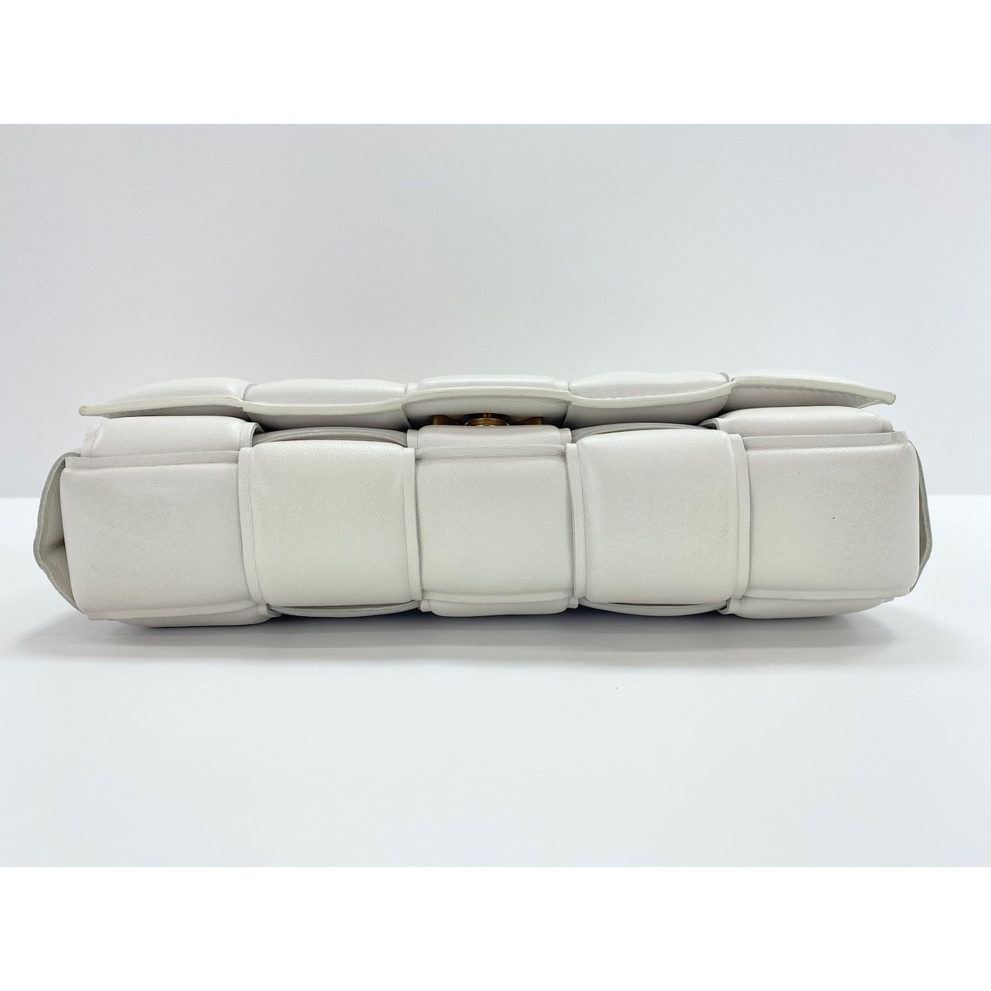 Bottega Veneta White Handbag (Pre-Owned)