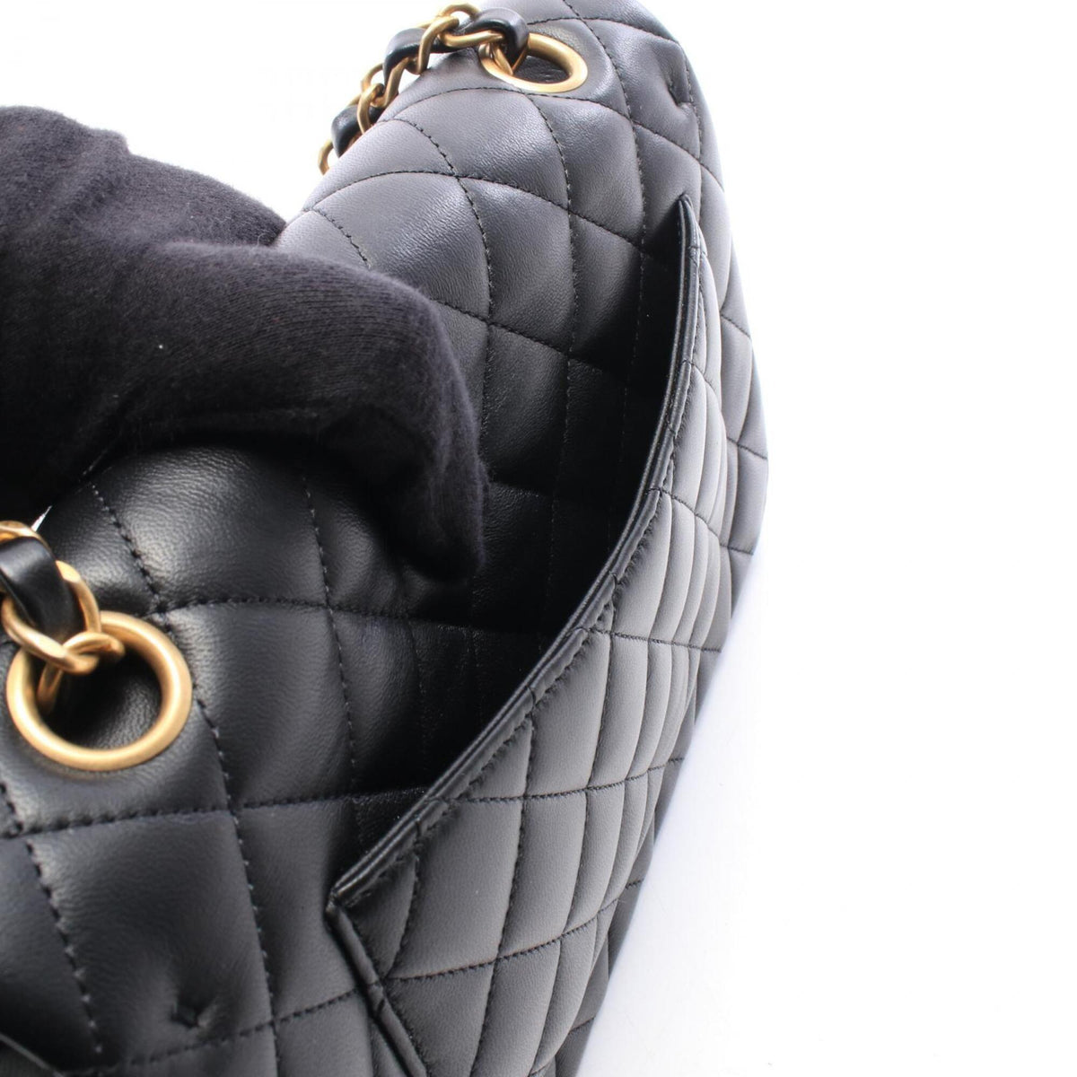 Chanel Black Leather Handbag Shoulder Bag (Pre-Owned)