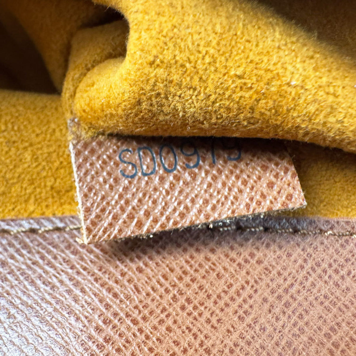 Louis Vuitton Brown Monogram Shoulder Bag (Pre-Owned)