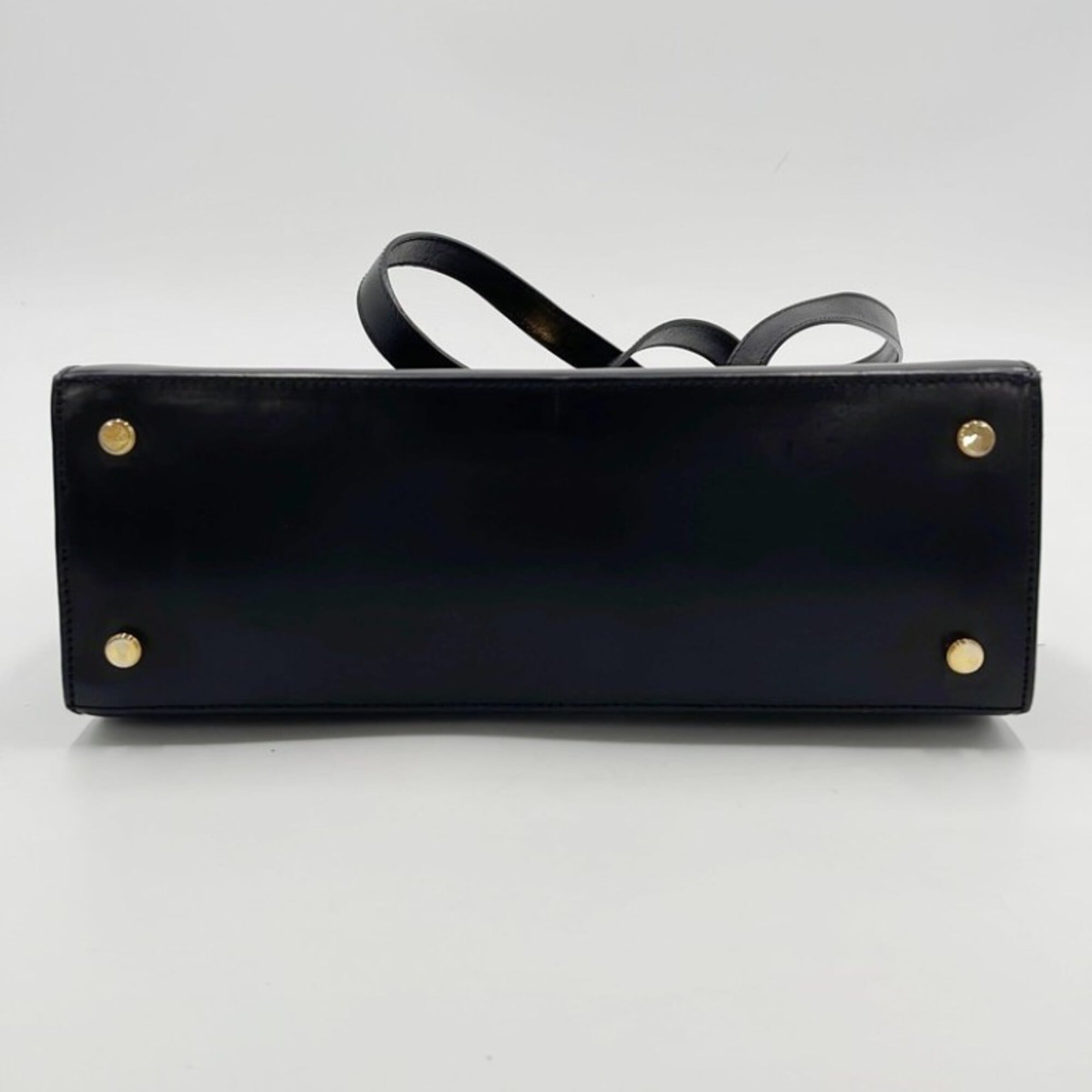 Salvatore Ferragamo Black Leather Shoulder Bag (Pre-Owned)