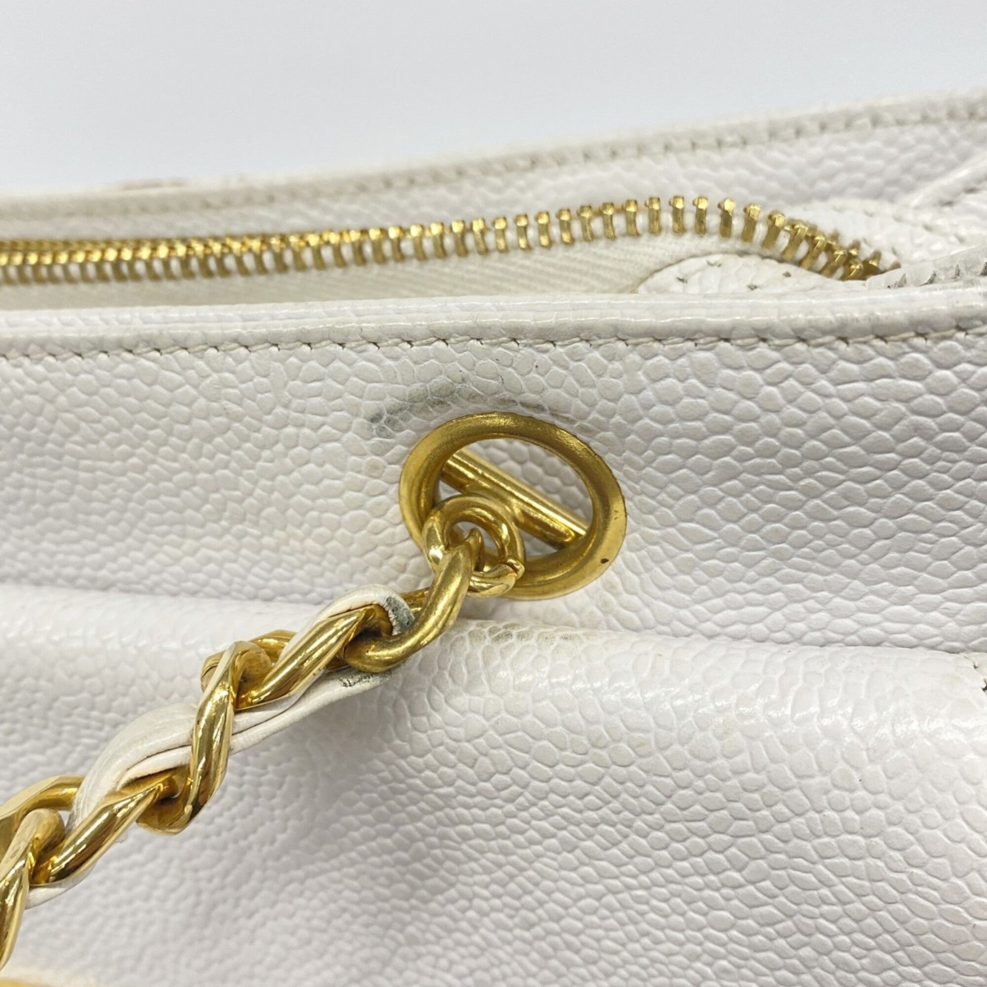 Chanel White Grained Calfskin Tote Bag (Pre-Owned)