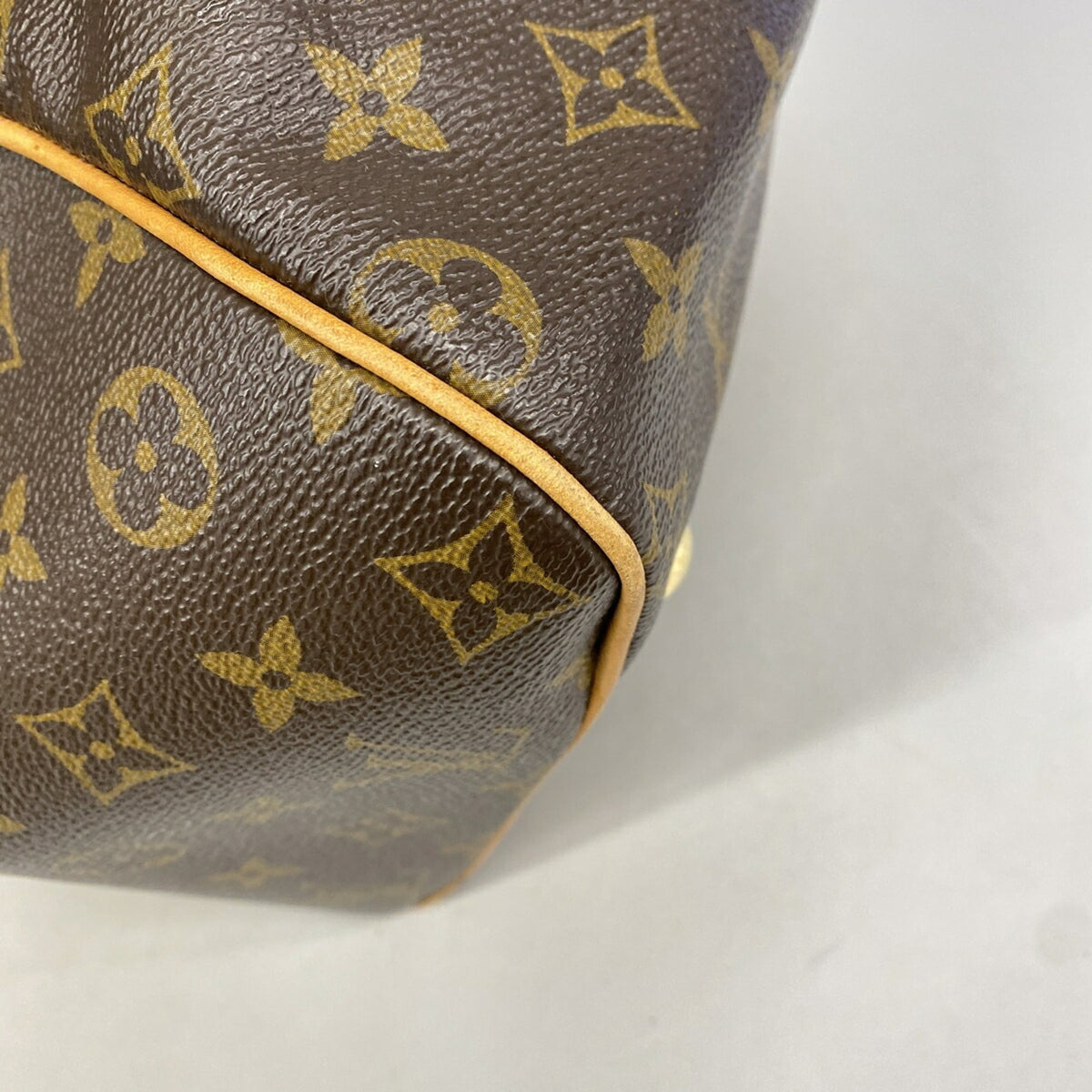 Louis Vuitton Brown Handbag (Pre-Owned)