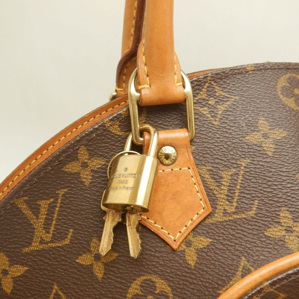 Louis Vuitton Brown Monogram Canvas Handbag (Pre-Owned)