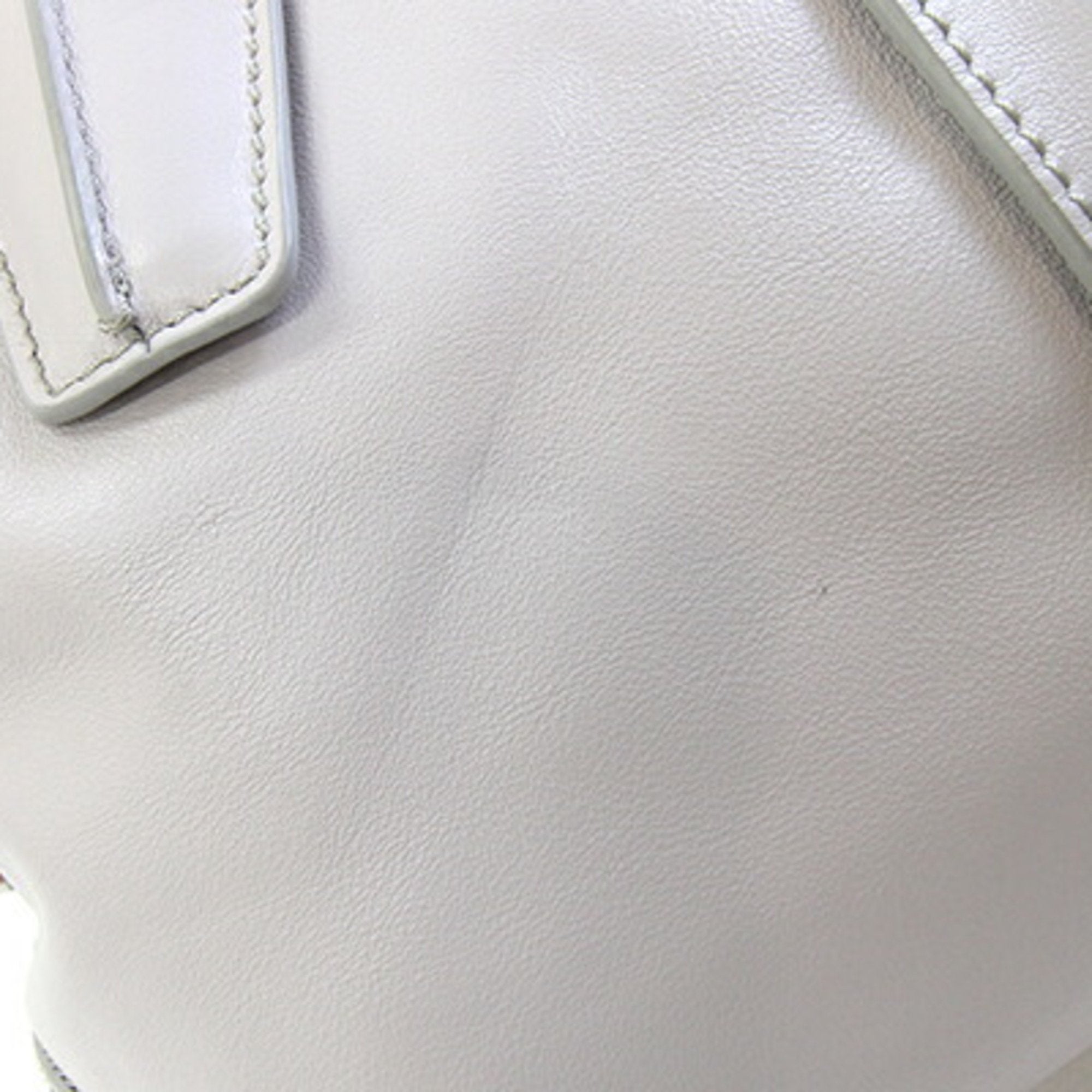 Tod's Light Gray Leather Handbag (Pre-Owned)