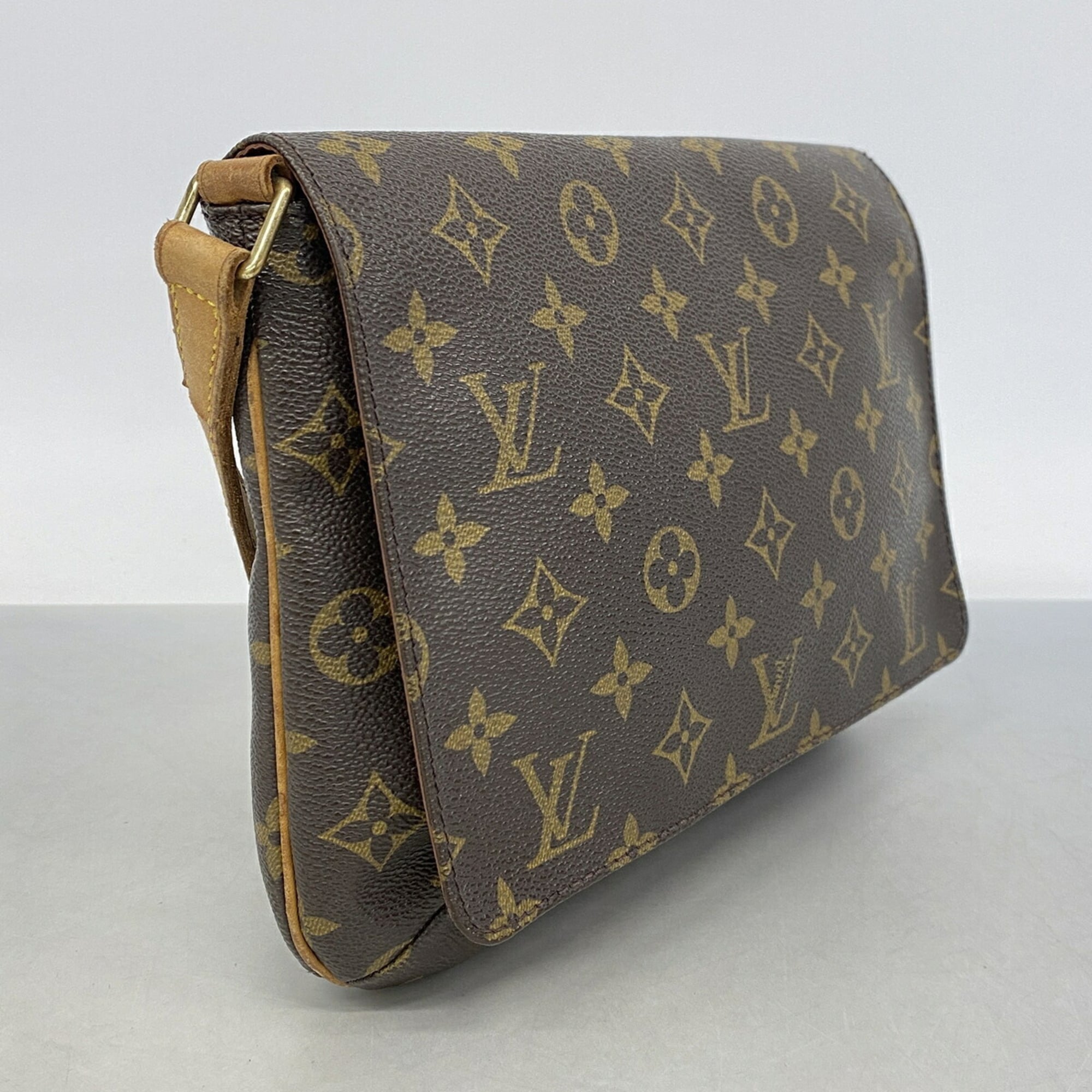 Louis Vuitton Brown Shoulder Bag (Pre-Owned)