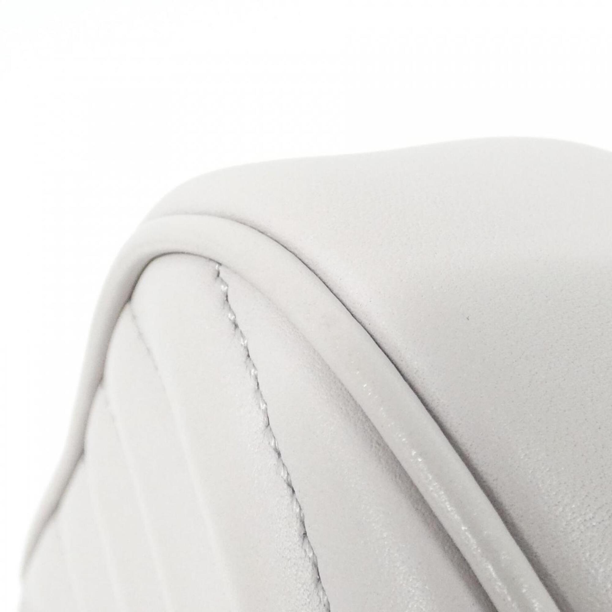 Louis Vuitton Gray Leather Shoulder Bag (Pre-Owned)