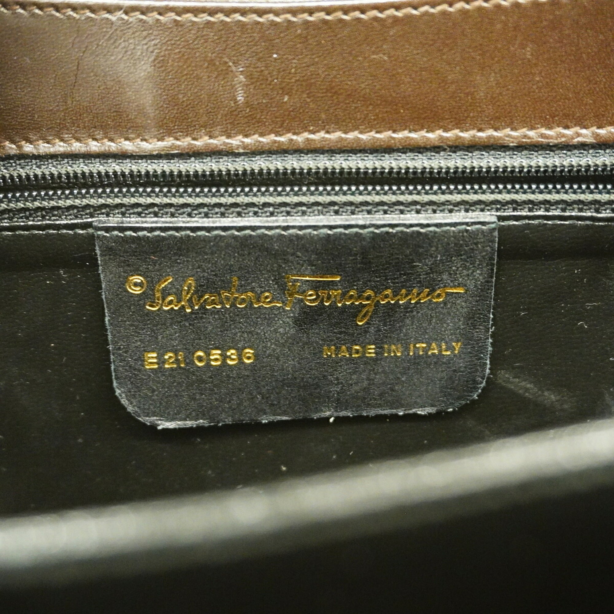 Salvatore Ferragamo Black Leather Handbag (Pre-Owned)