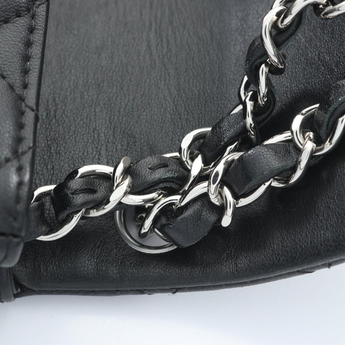 Chanel Black Leather Handbag Shoulder Bag (Pre-Owned)