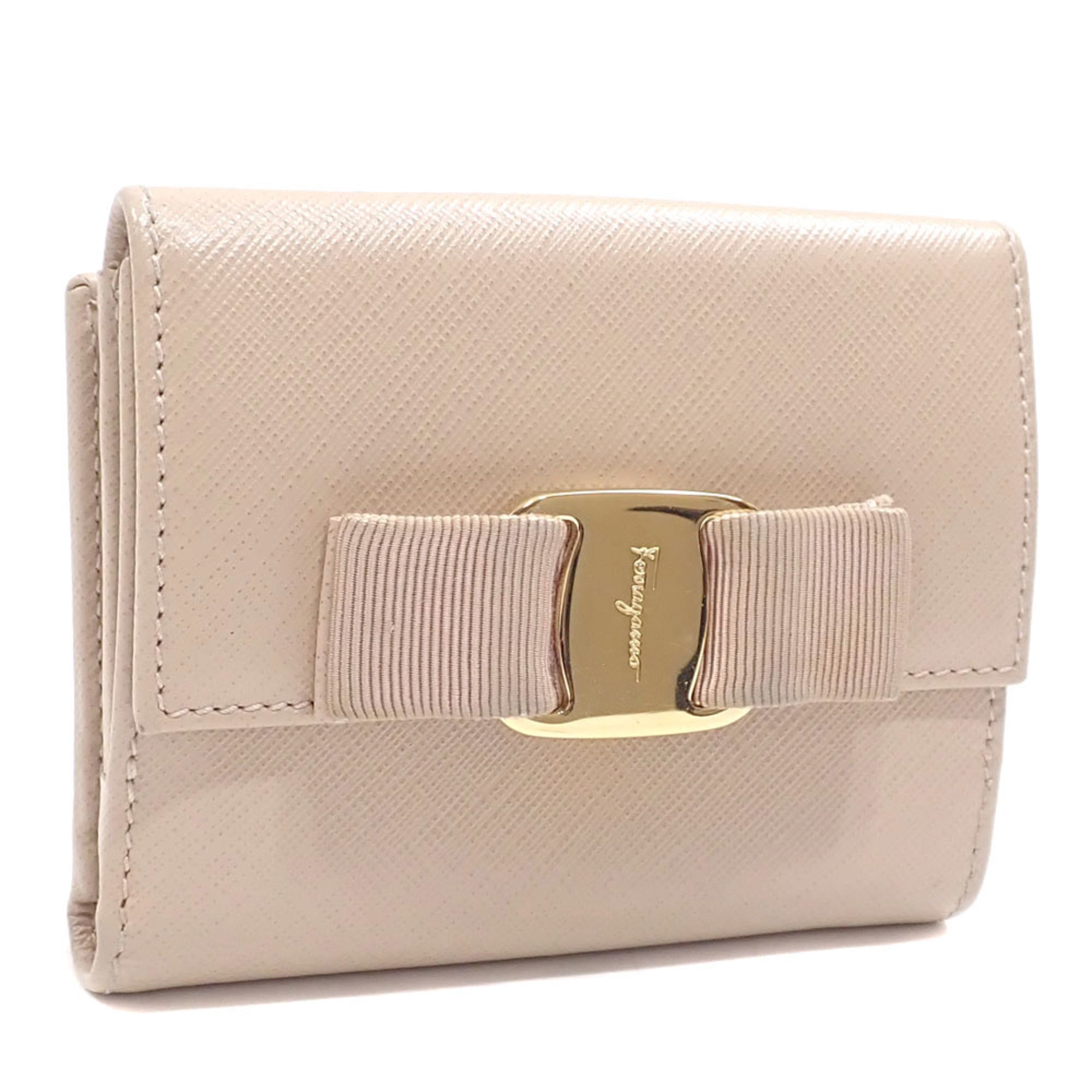 Salvatore Ferragamo Beige Leather Wallet (Bi-Fold) (Pre-Owned)