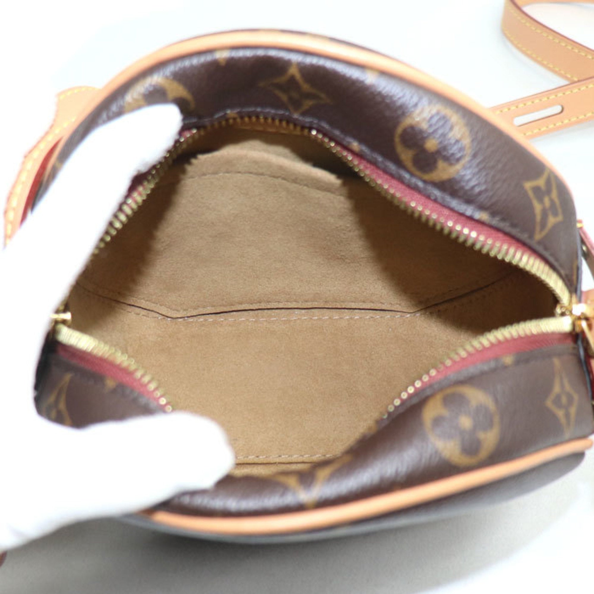 Louis Vuitton Brown Monogram Monogram Shoulder Bag (Pre-Owned)