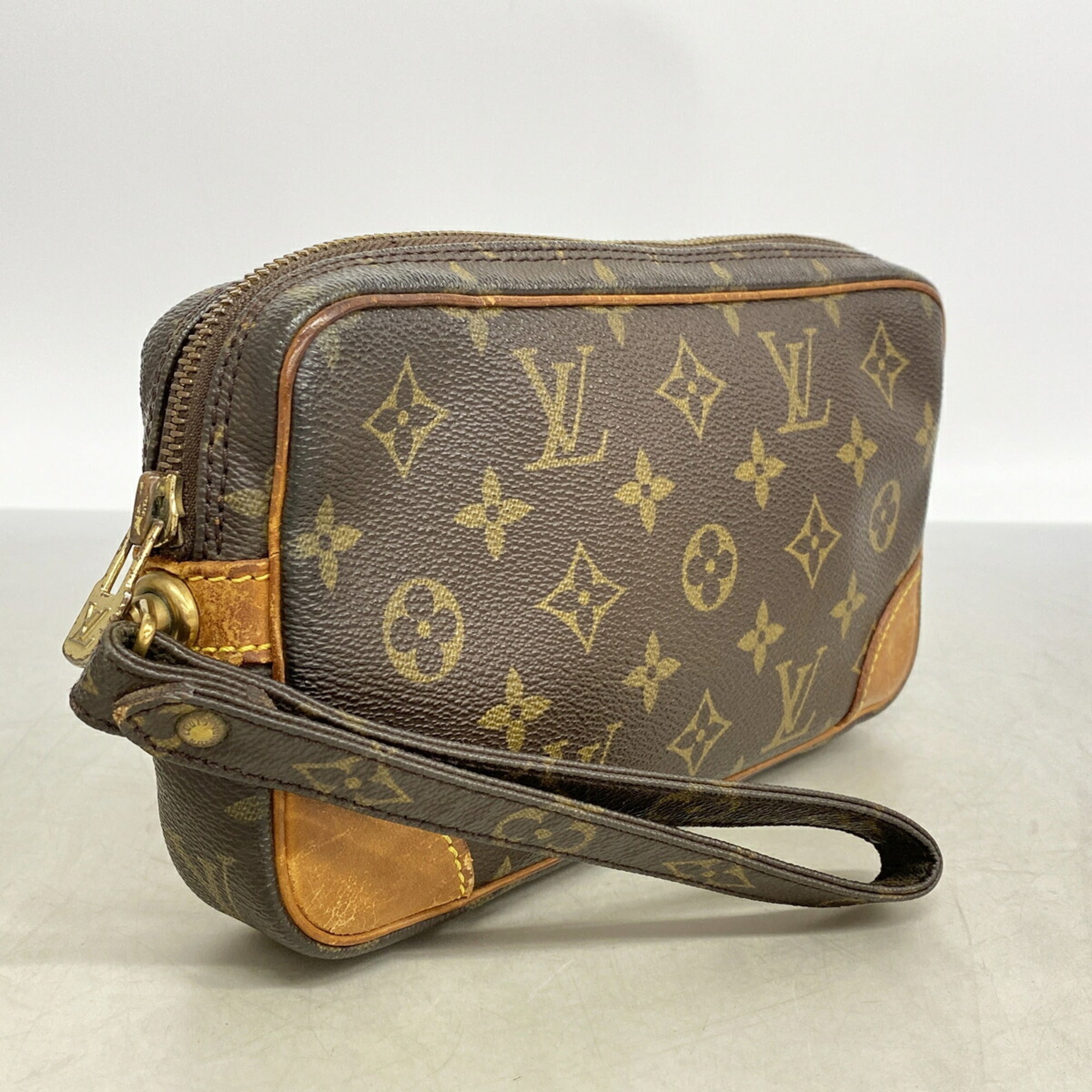 Louis Vuitton Brown Clutch Bag (Pre-Owned)