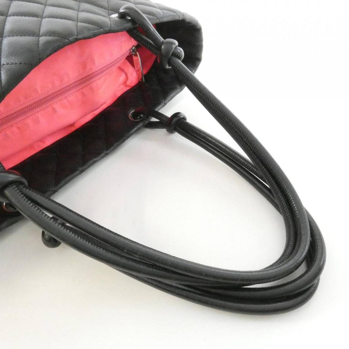 Chanel Black Leather Handbag (Pre-Owned)