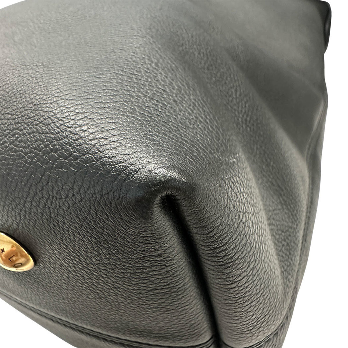 Louis Vuitton Noir Leather Handbag Shoulder Bag (Pre-Owned)