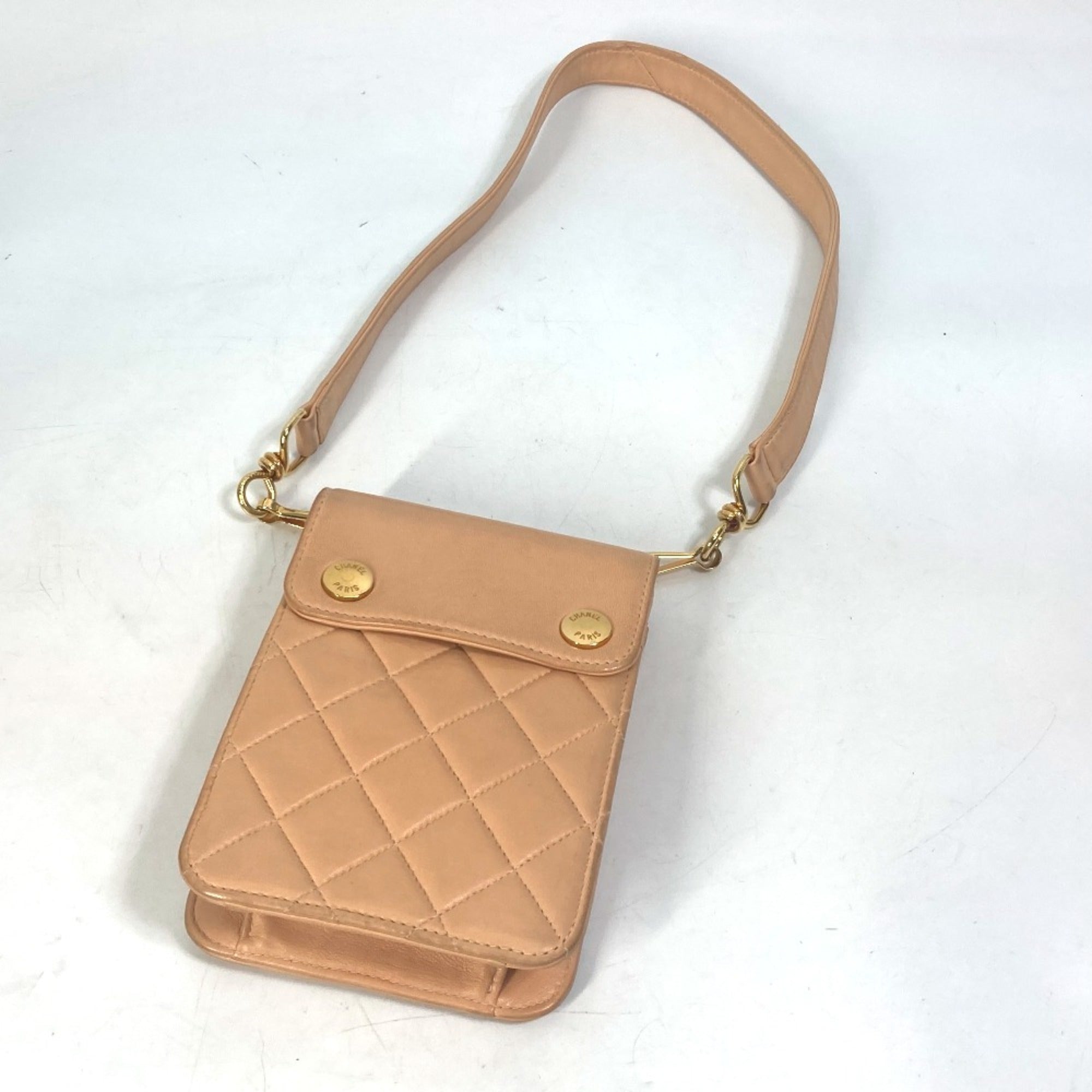 Chanel Pink Leather Shoulder Bag (Pre-Owned)
