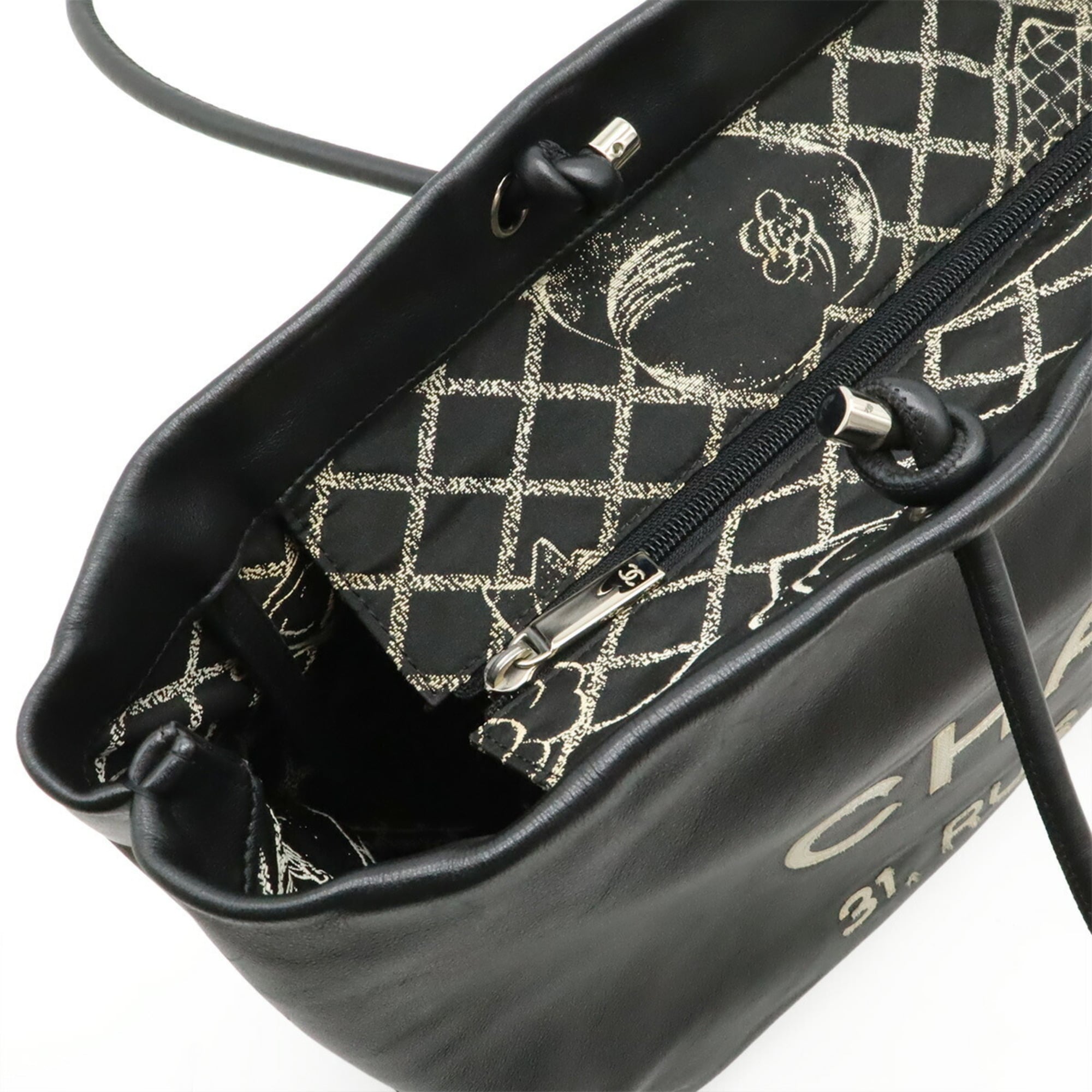 Chanel Black White Leather Shoulder Bag Tote Bag (Pre-Owned)