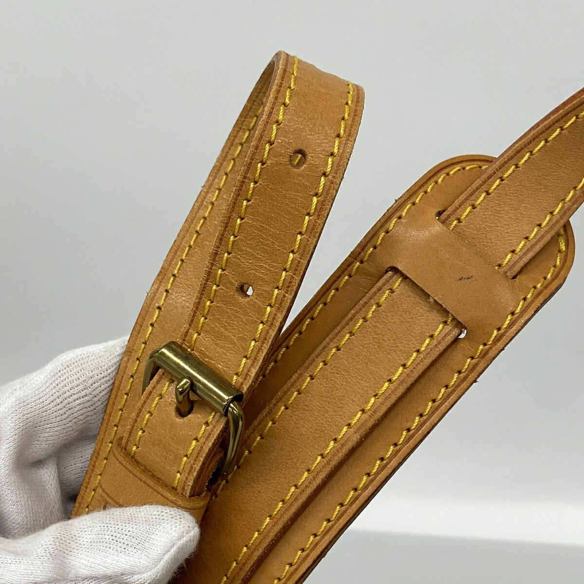 Louis Vuitton Brown Shoulder Bag (Pre-Owned)