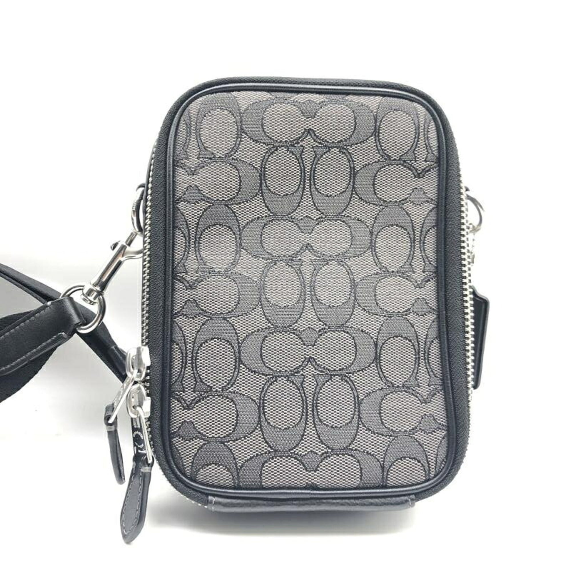 Coach Black Shoulder Bag (Pre-Owned)