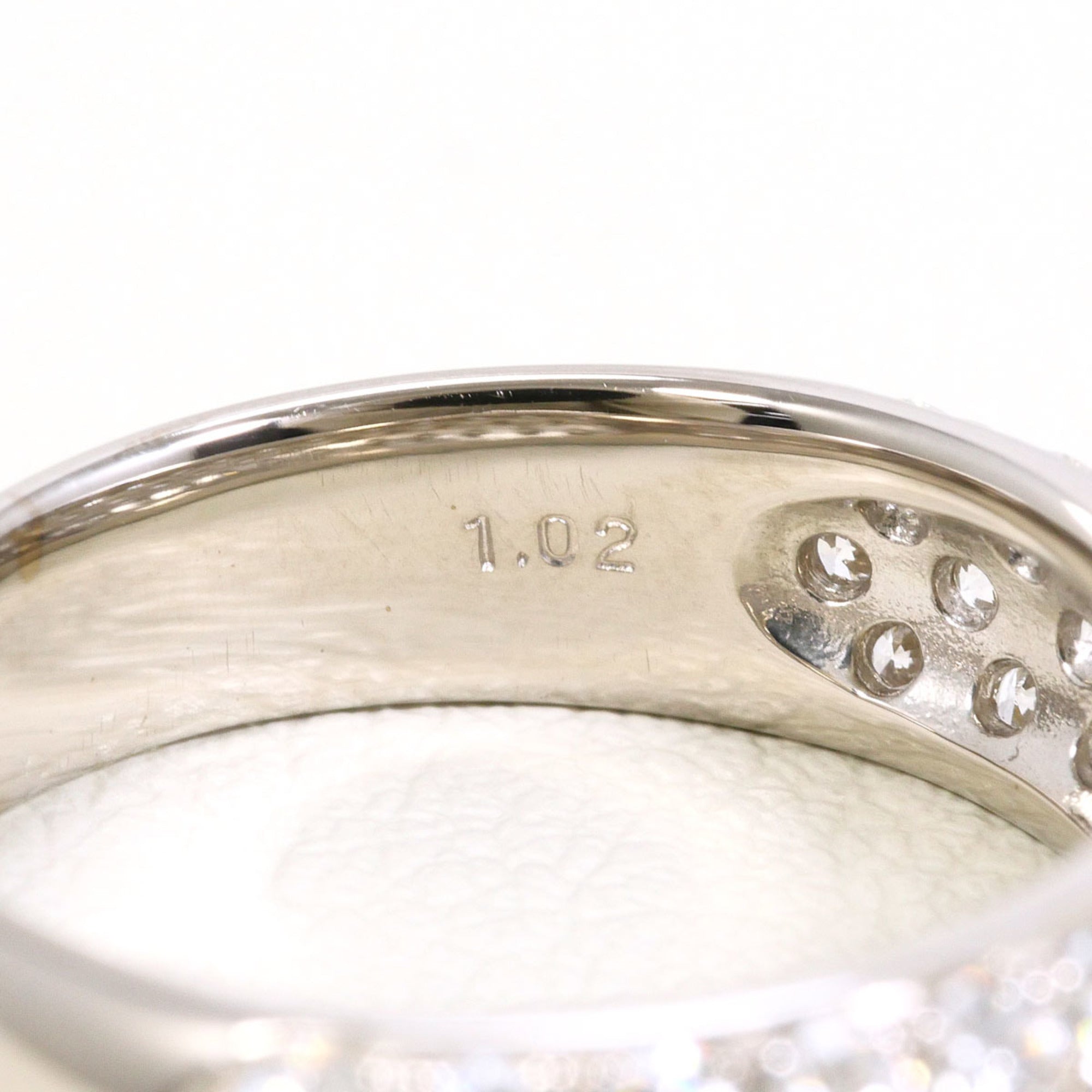 Unbranded White Gold White Gold (18K) Band Ring (Pre-Owned)