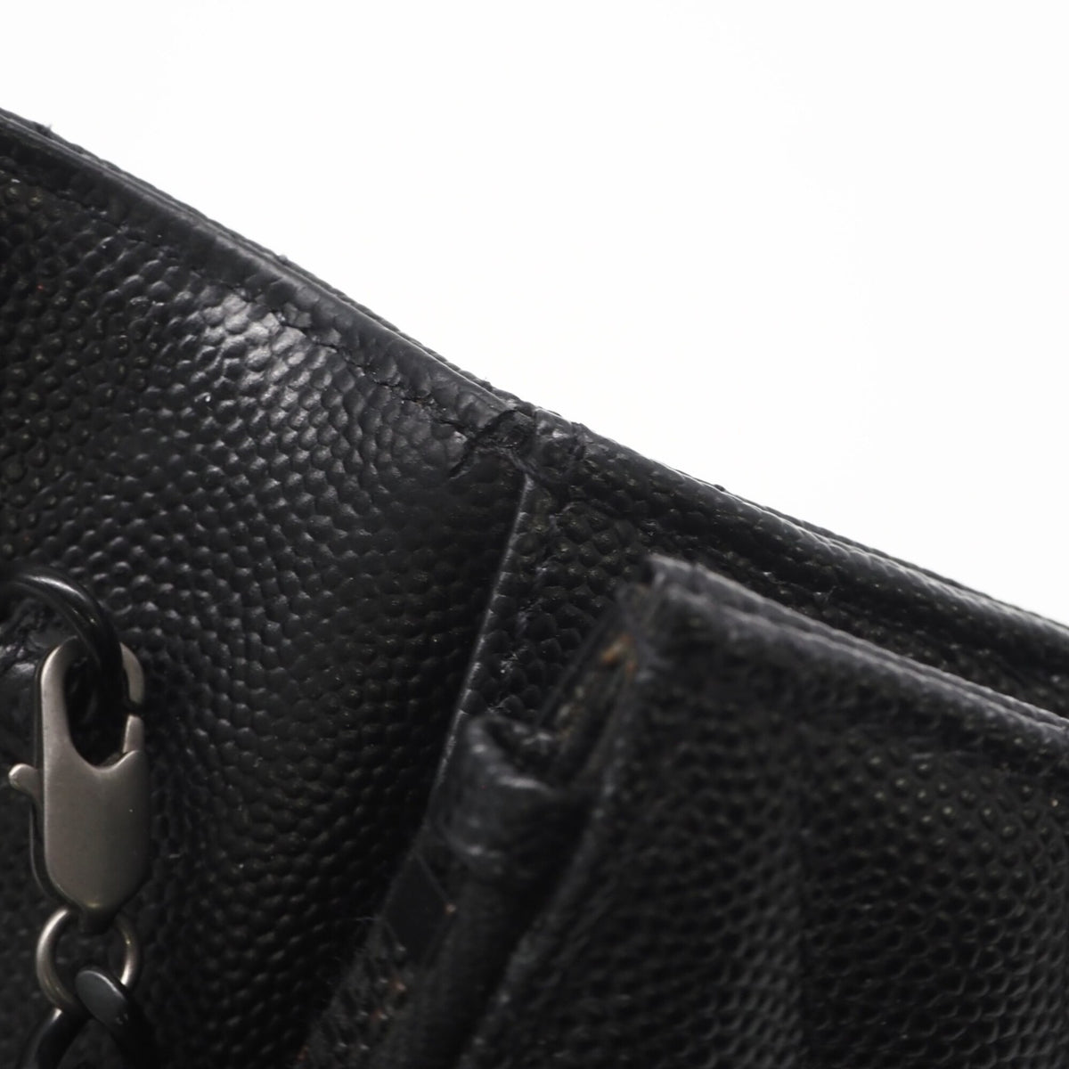 Yves Saint Laurent Cassandre Black Leather Shoulder Bag (Pre-Owned)