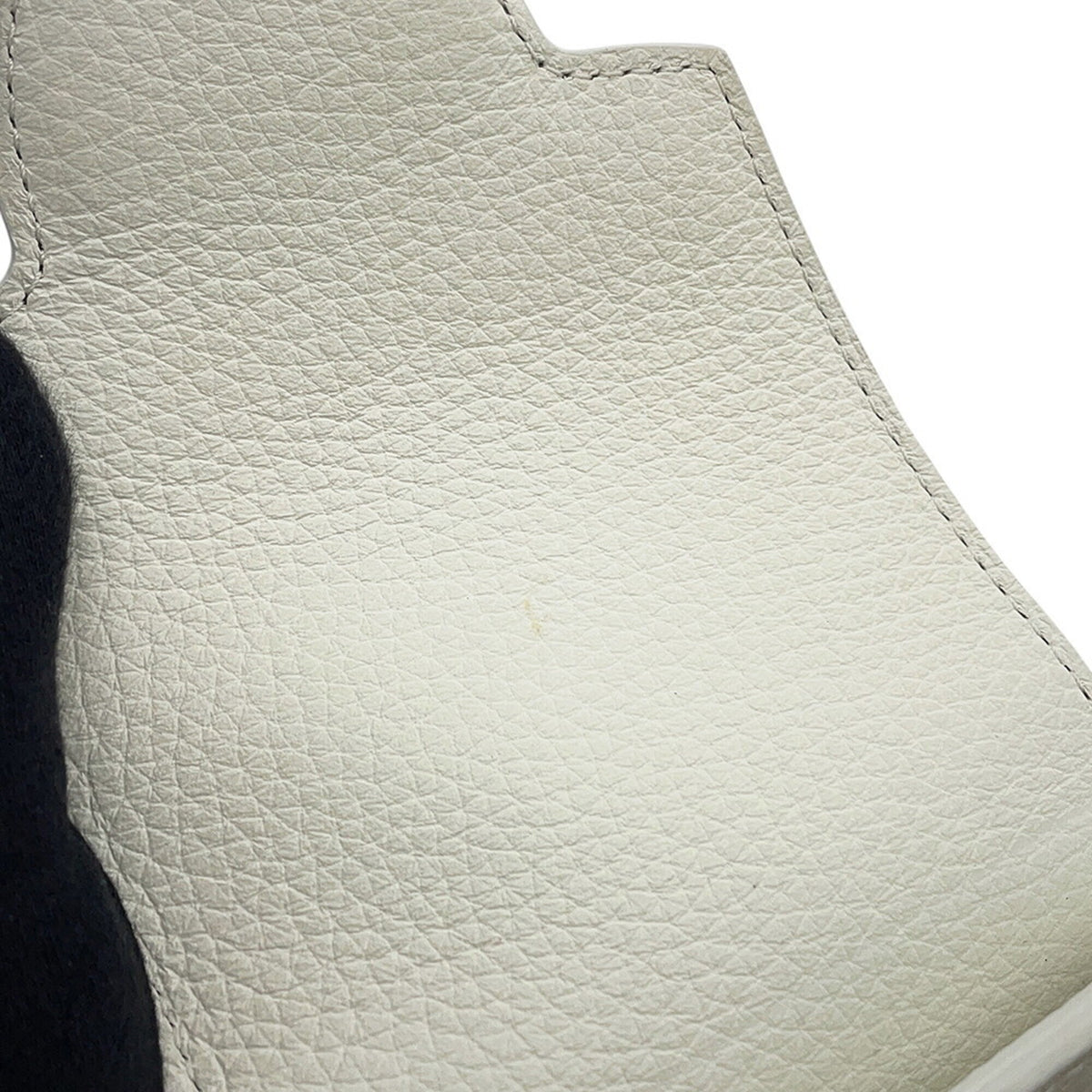 Louis Vuitton White Leather Handbag Shoulder Bag (Pre-Owned)
