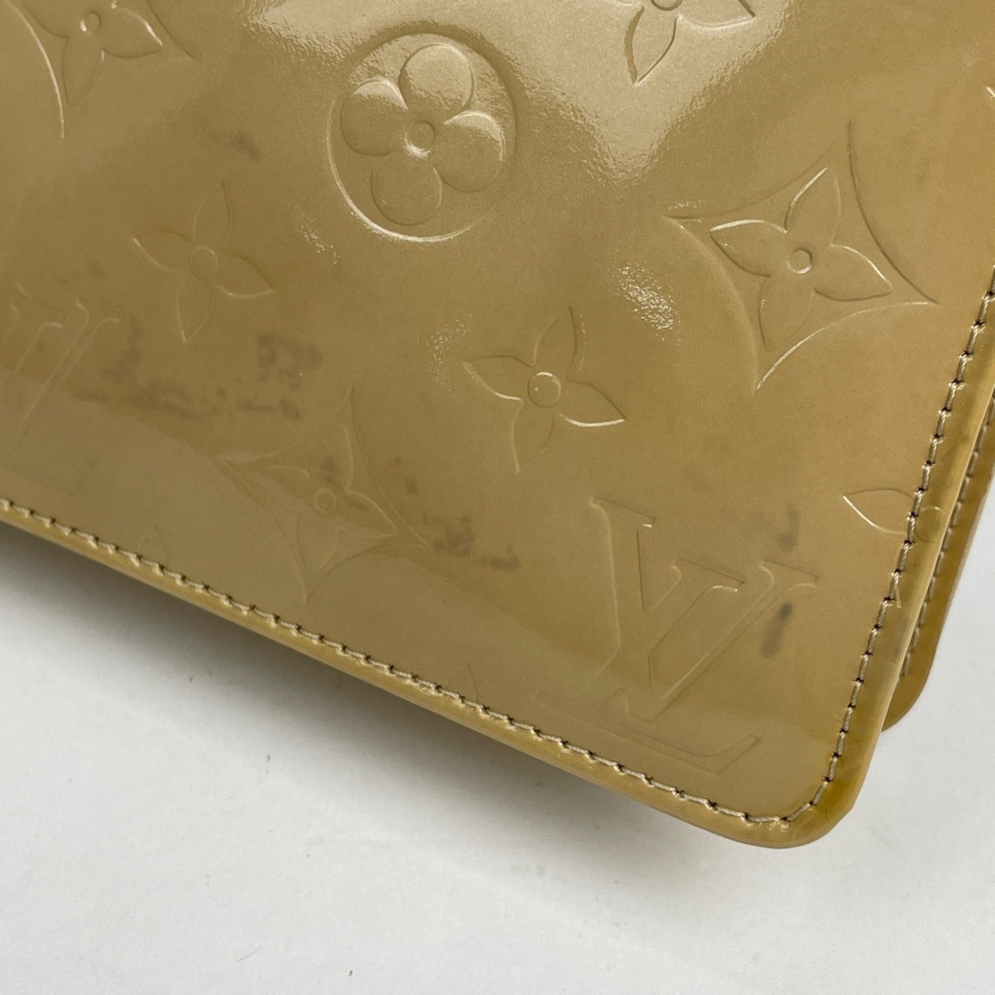 Louis Vuitton Beige Monogram Vernis Handbag Pouch (Pre-Owned)