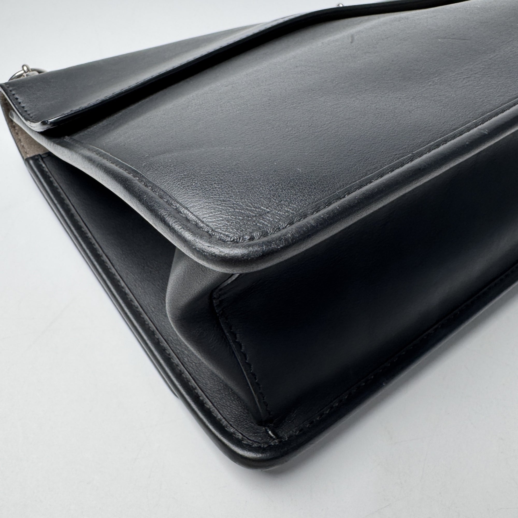 Fendi Black Leather Shoulder Bag (Pre-Owned)