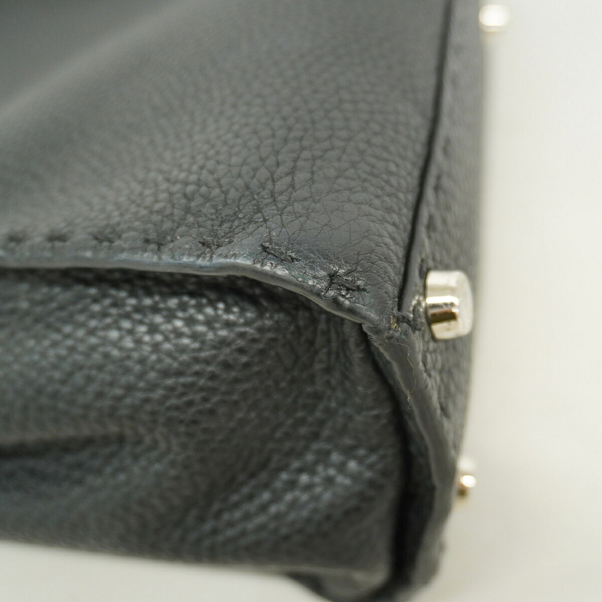Fendi Black Leather Handbag (Pre-Owned)