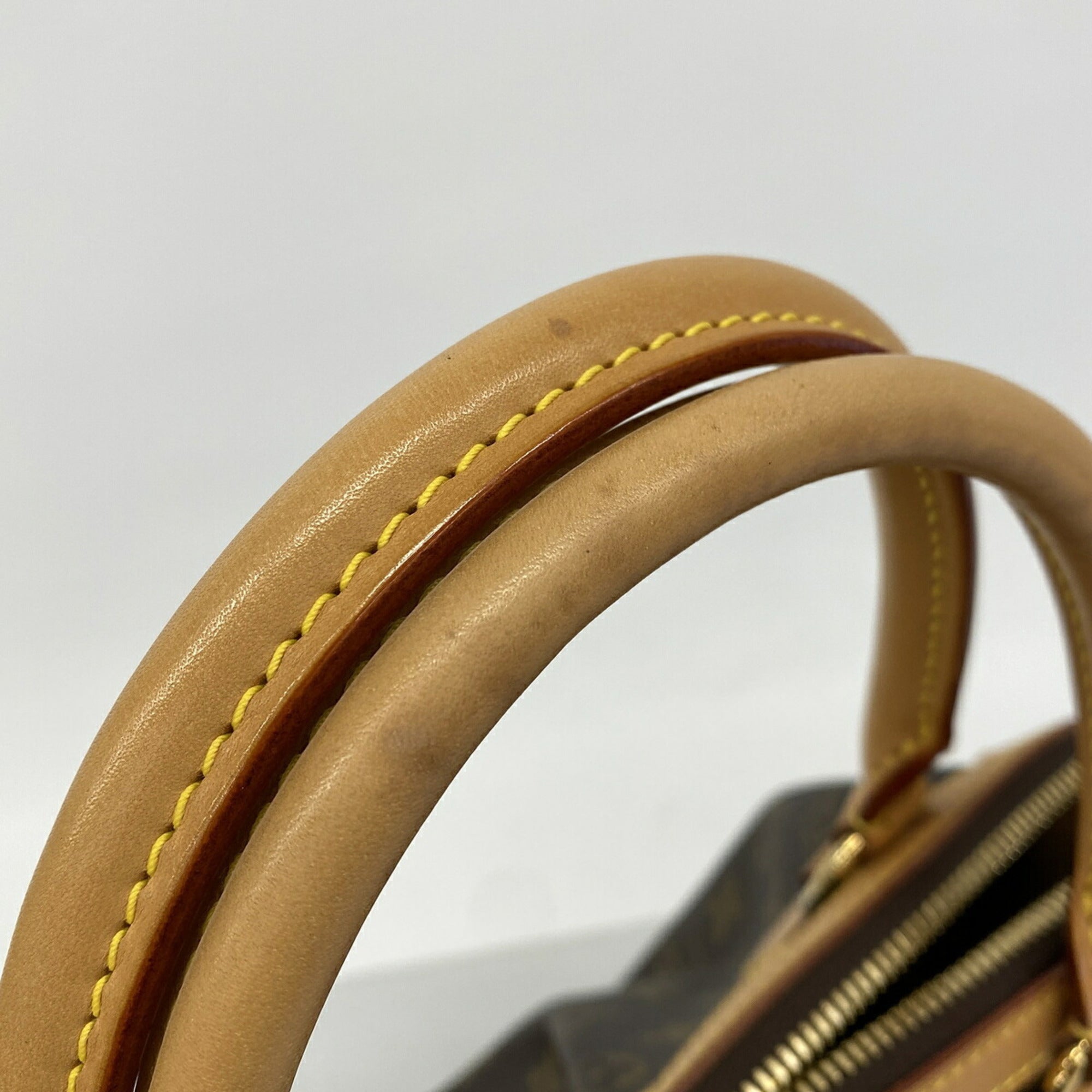 Louis Vuitton Brown Handbag (Pre-Owned)