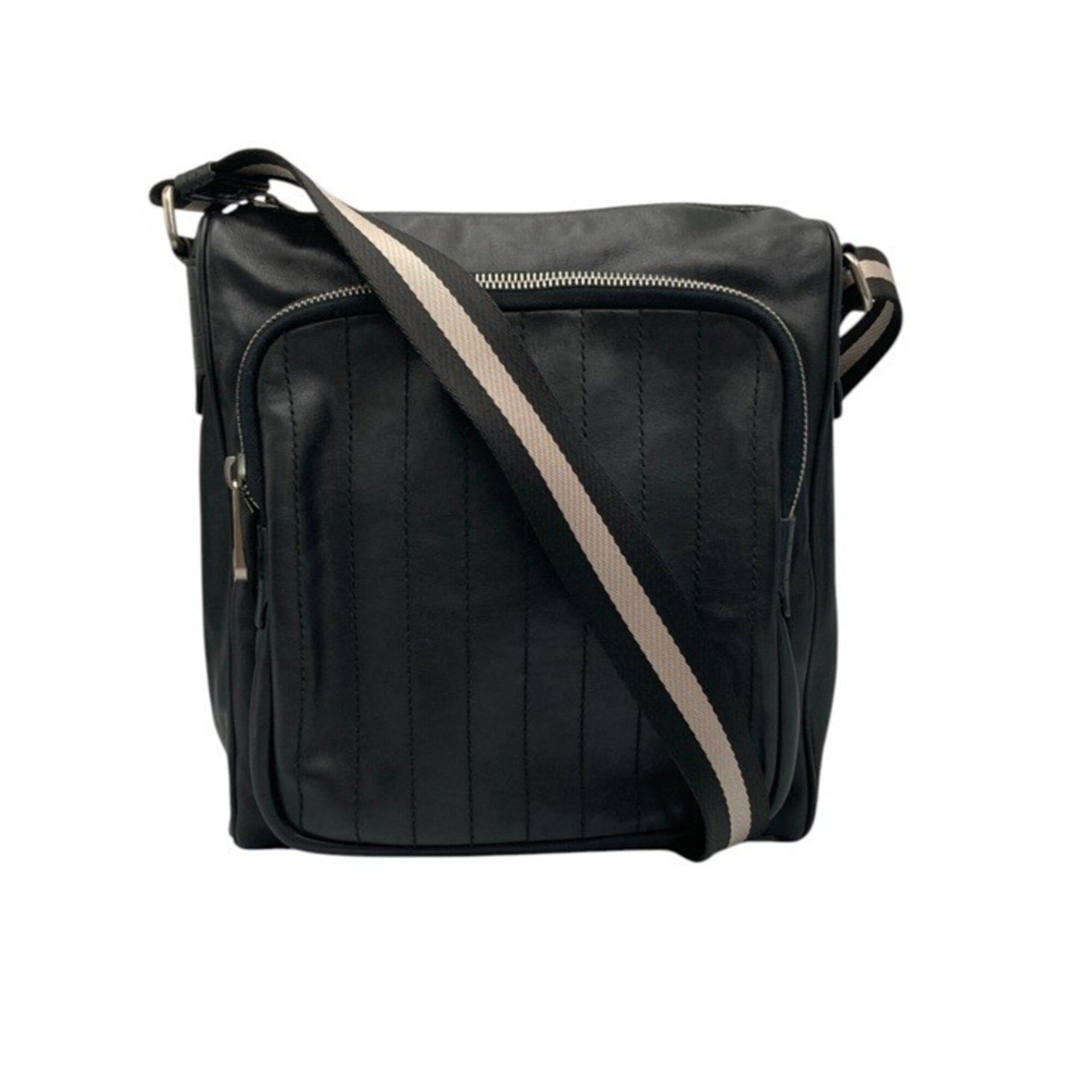 Bally Black Leather Shoulder Bag (Pre-Owned)
