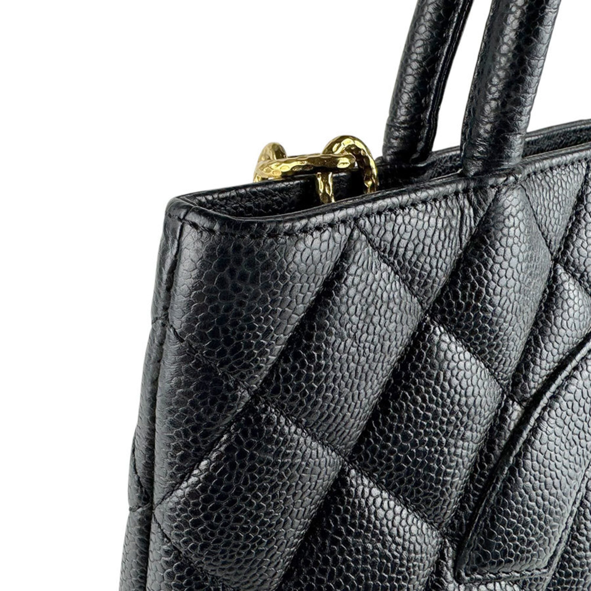 Chanel Black Grained Calfskin Handbag (Pre-Owned)