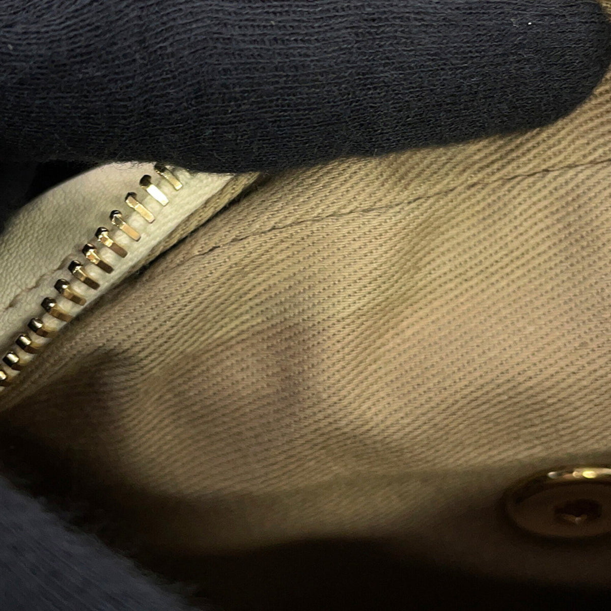 Chanel Ivory Leather Handbag Shoulder Bag (Pre-Owned)