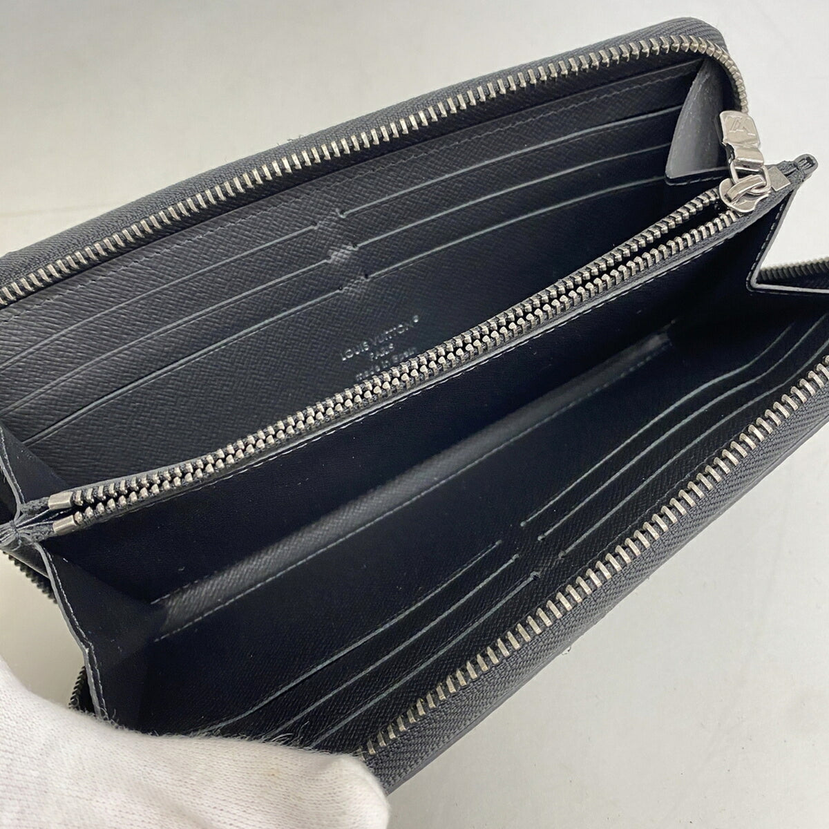 Louis Vuitton Black Long Wallet (Bi-Fold) (Pre-Owned)