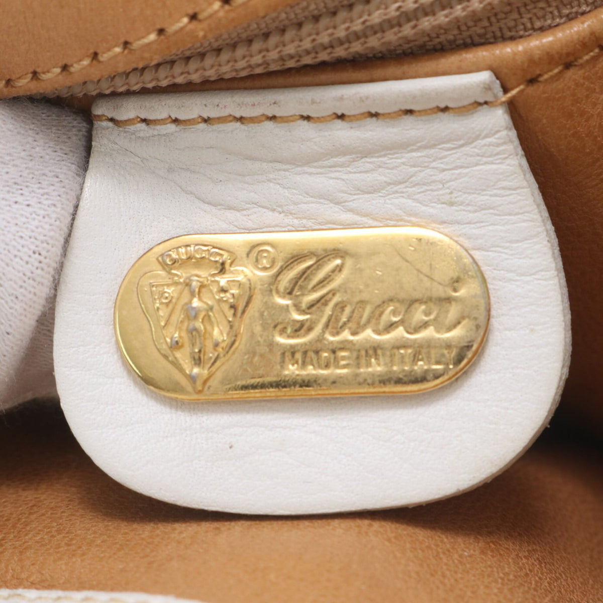 Gucci White Leather Crossbody Bag Shoulder Bag (Pre-Owned)