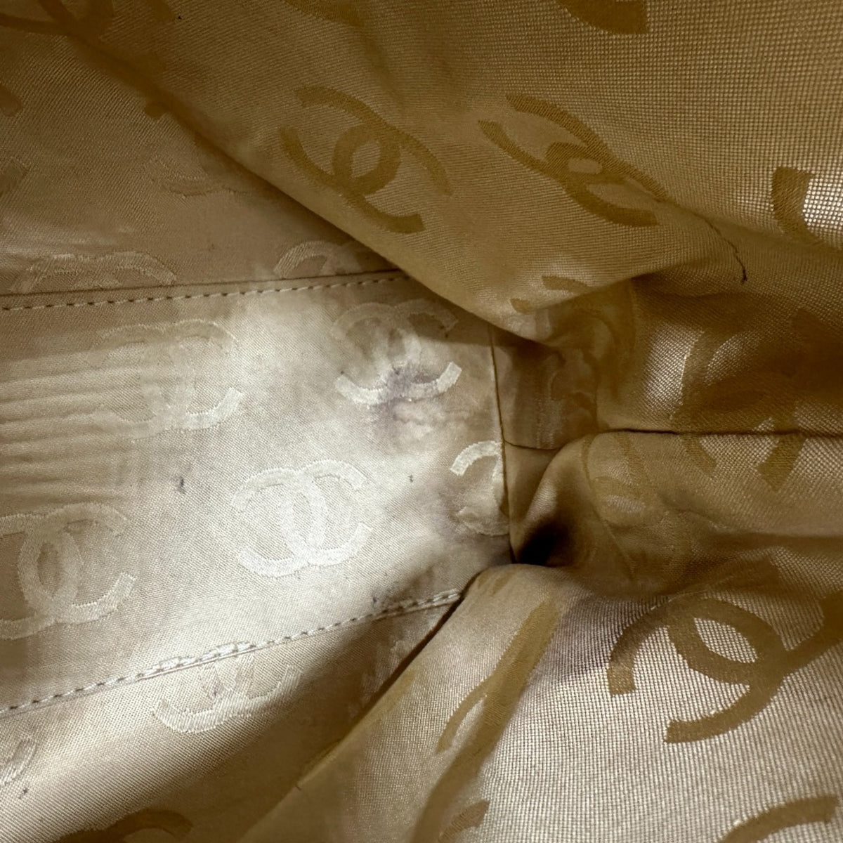 Chanel Beige Leather Tote Bag (Pre-Owned)
