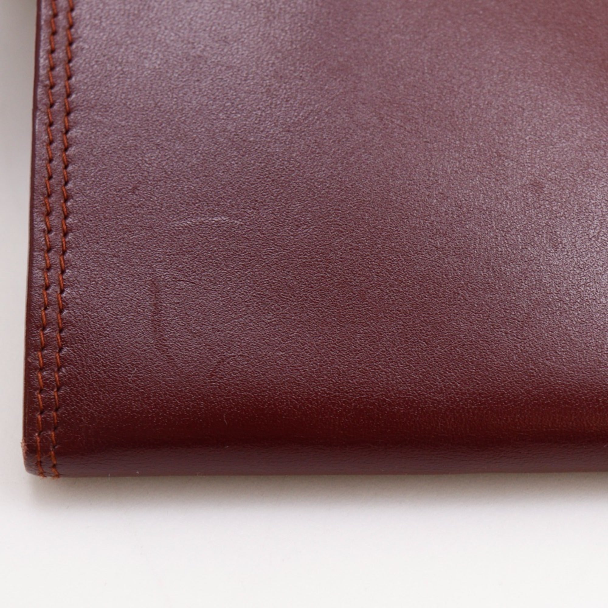 Cartier Must Bordeaux Leather Clutch Bag (Pre-Owned)