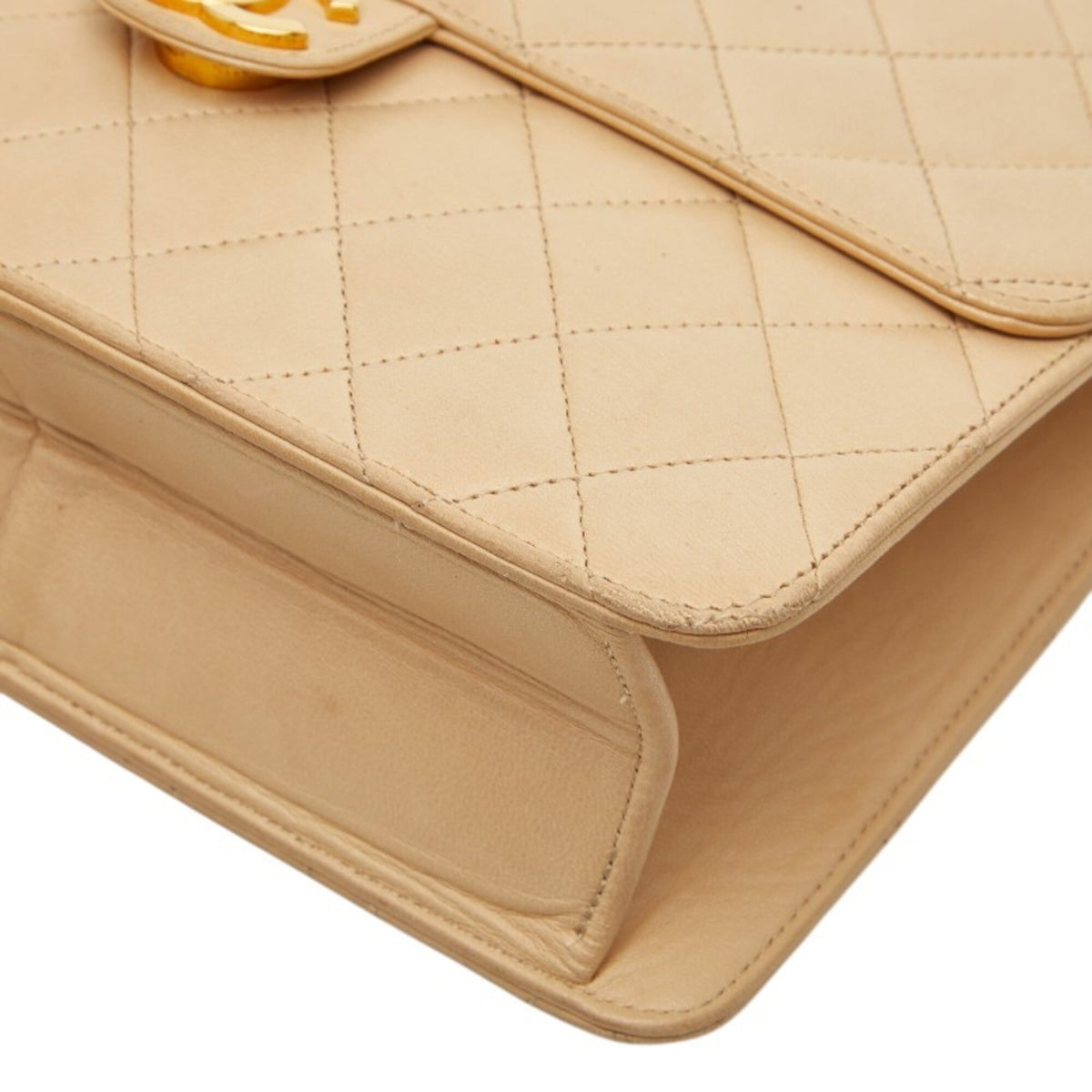 Chanel Beige Leather Shoulder Bag (Pre-Owned)